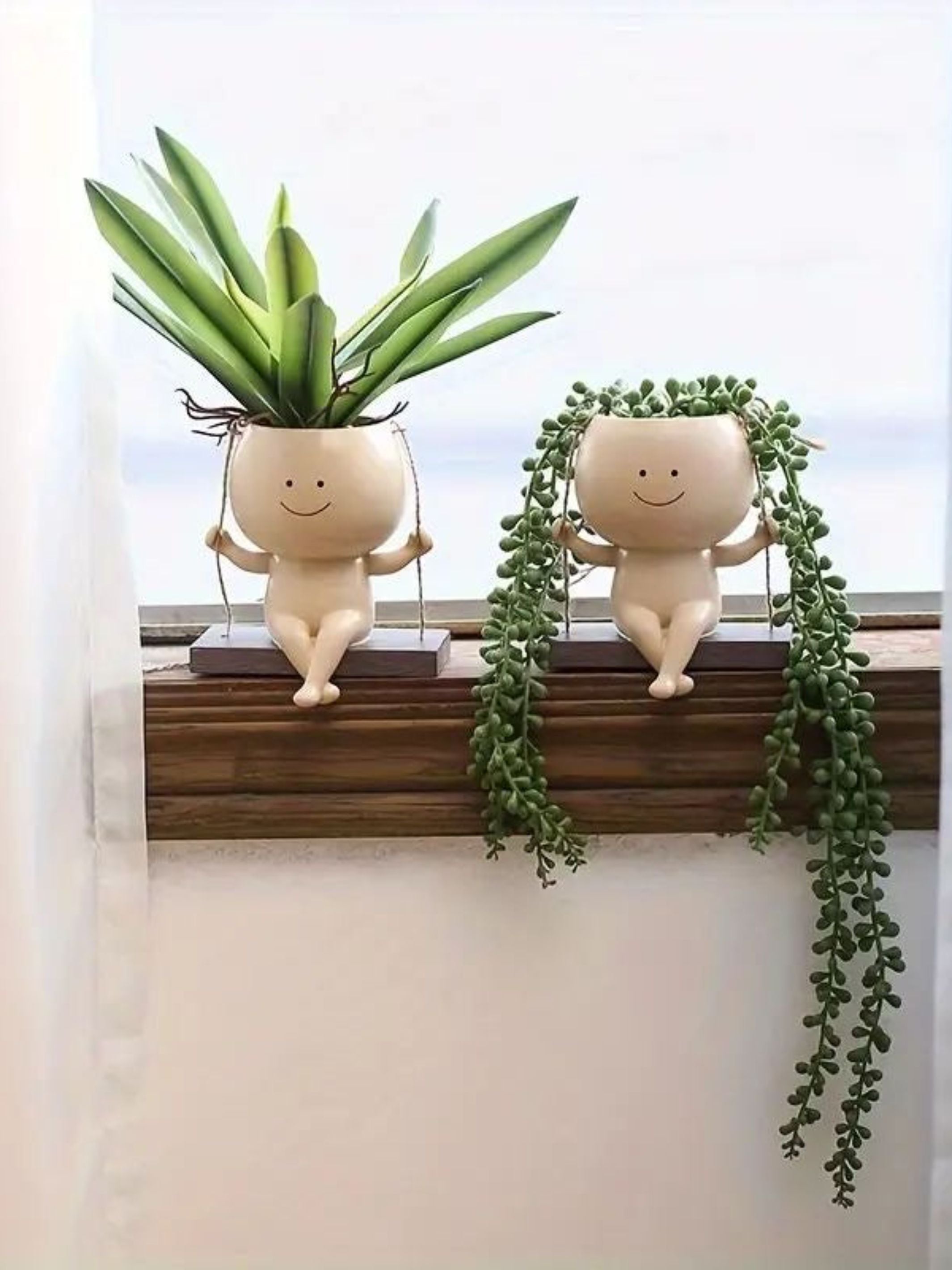 The Happy Hang planter