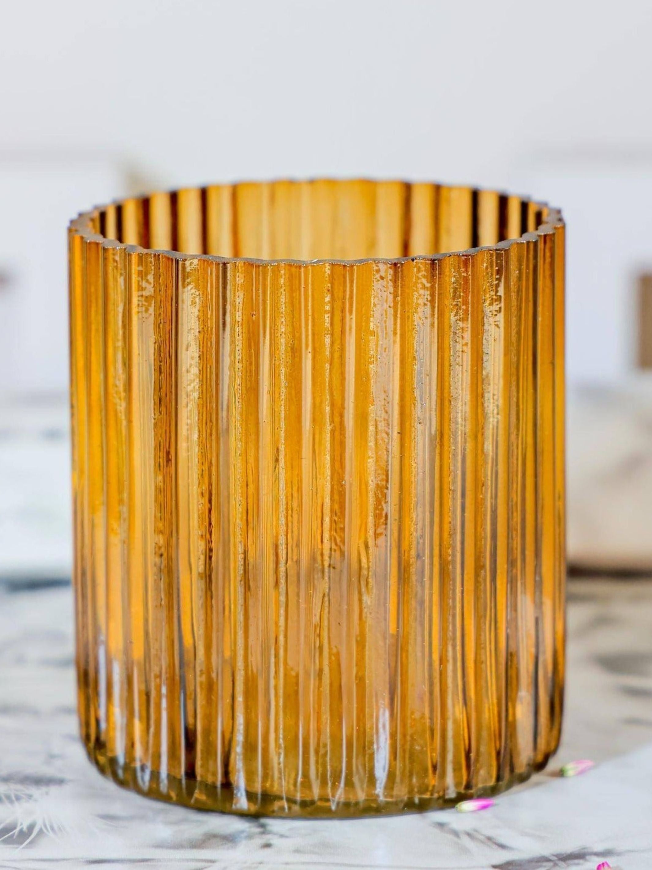 Yellow horizontal vase with Garden bunch