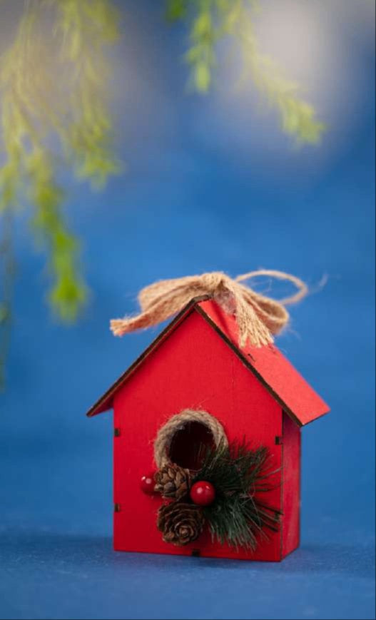 Red Wooden House Hanging Ornament with Pinecone Décor_CC56