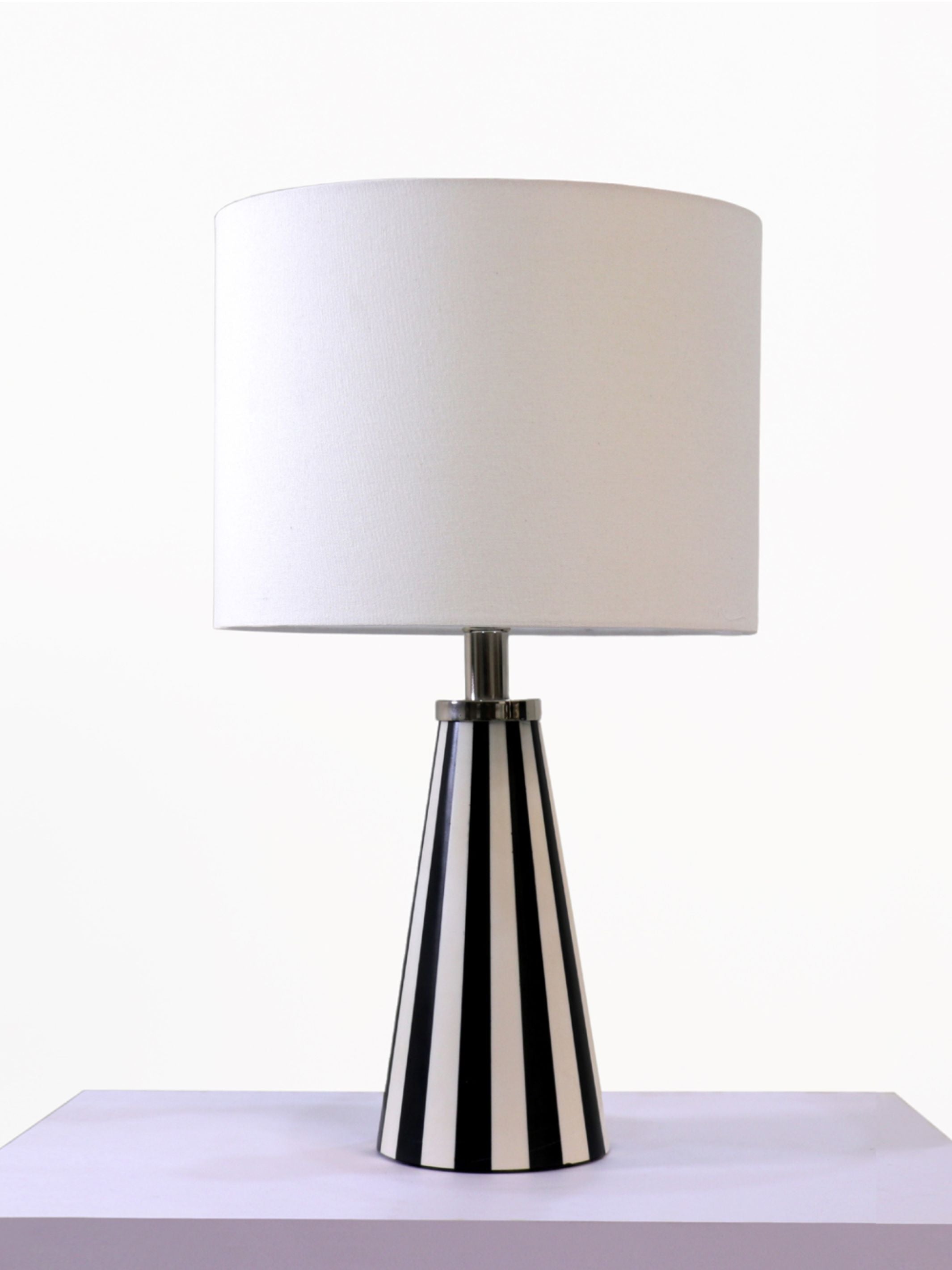 Cleo Resin Table Lamp