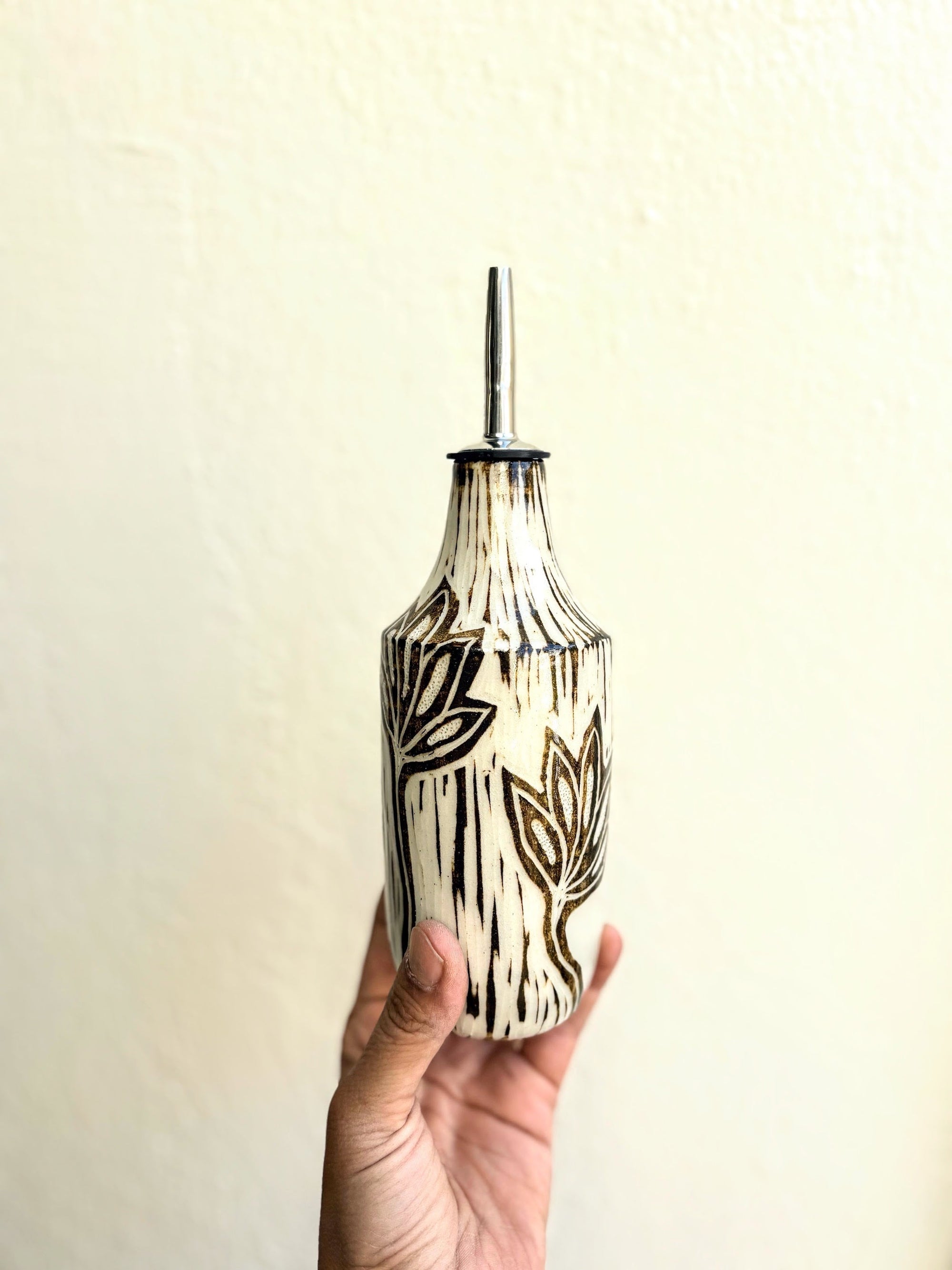 Engraved Bloom - Oil Bottle