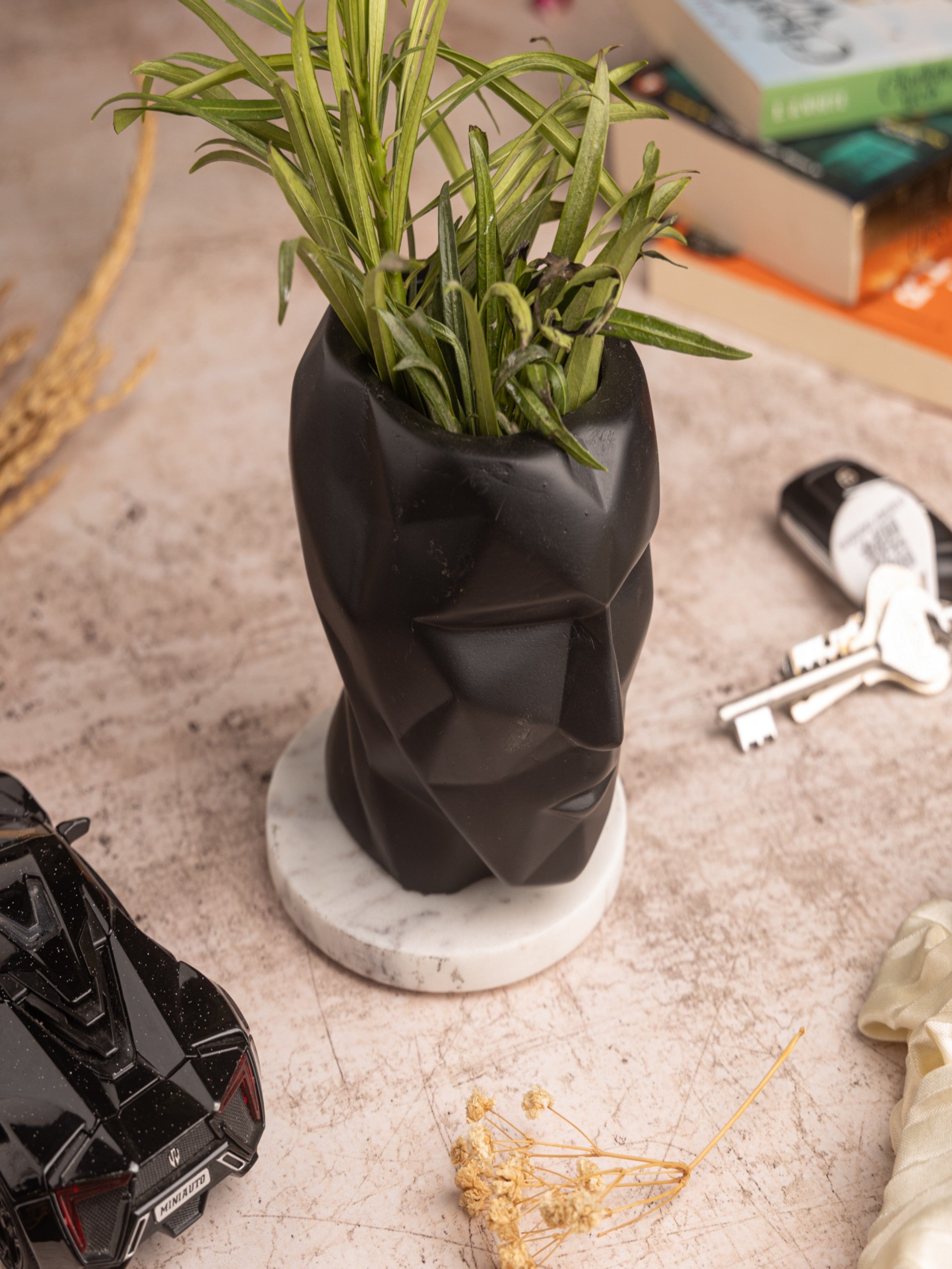 Modern Face Design Planter with Marble Base – Elegant Decorative Pot for Indoor Plants & Succulents – Unique Home & Office Décor