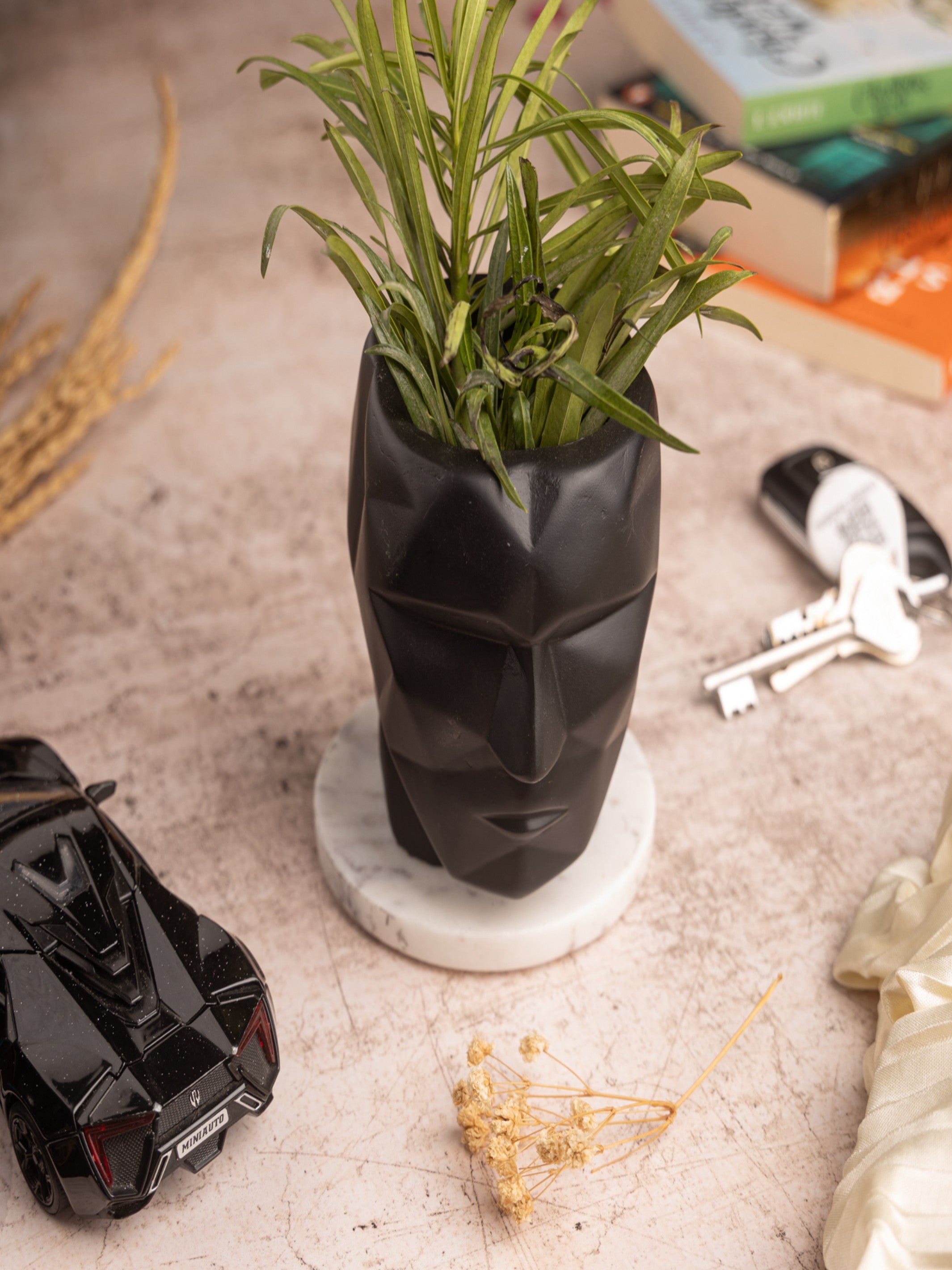 Modern Face Design Planter with Marble Base – Elegant Decorative Pot for Indoor Plants & Succulents – Unique Home & Office Décor