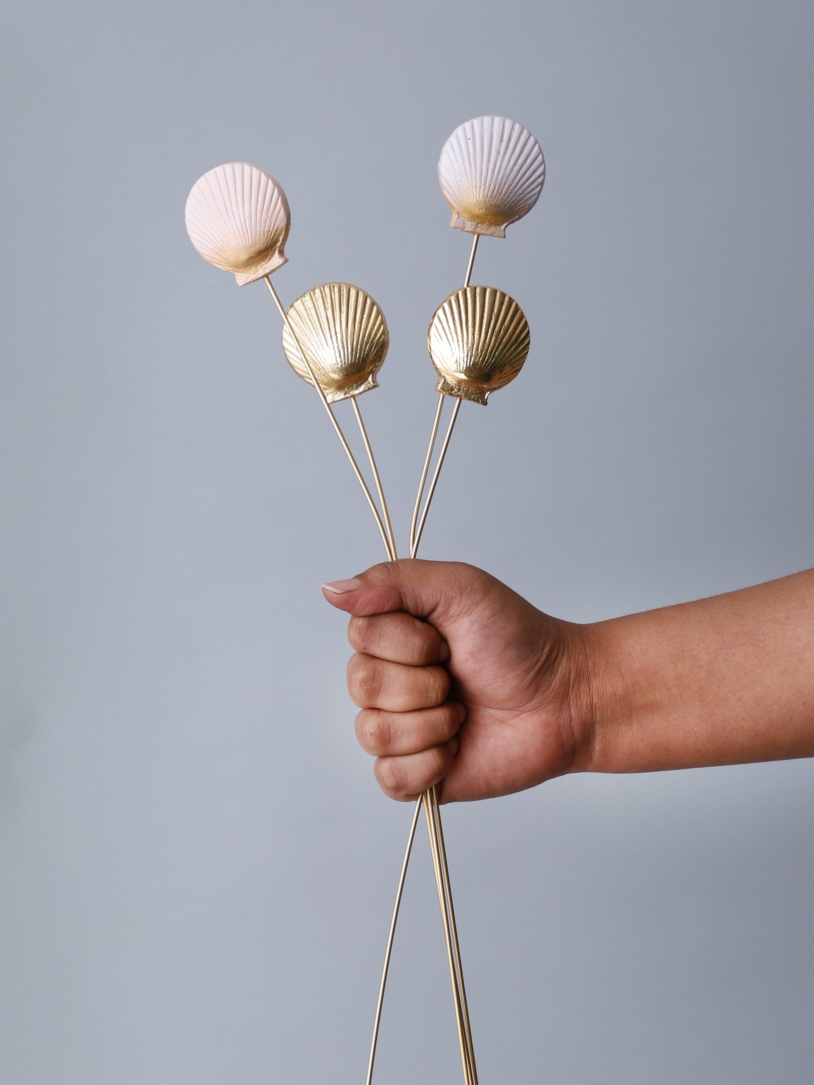 Golden White Seashells Metal Sticks