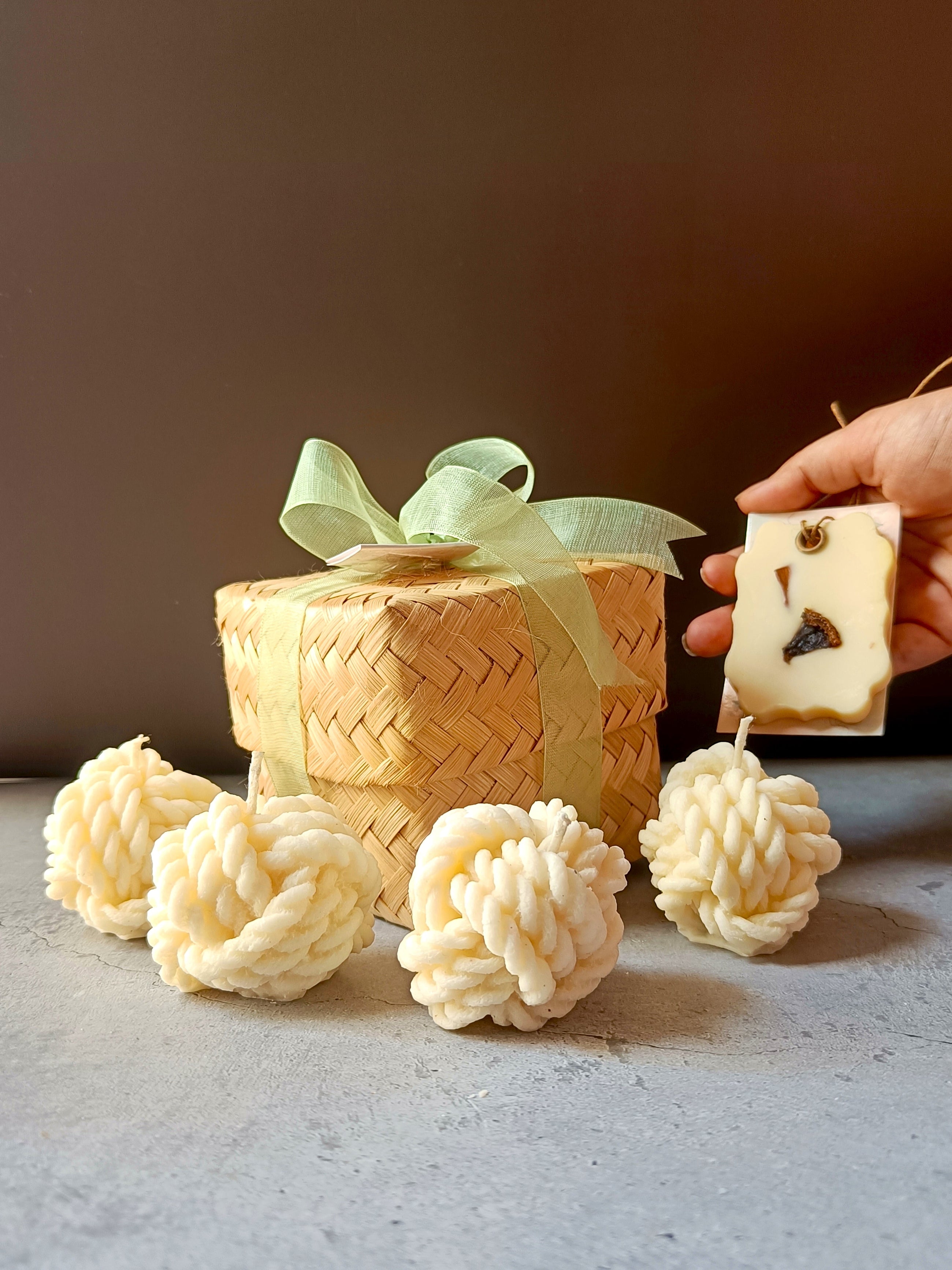 The Knot Collection Candle Gift Set