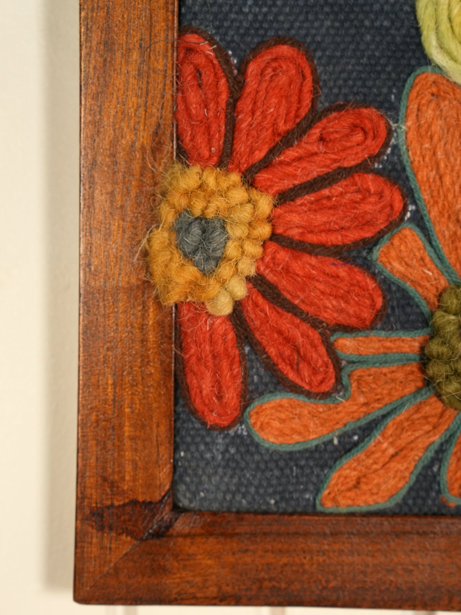 Blue Floral Embroidered Wall Frame – Acacia Wood (70 x 100 cm)