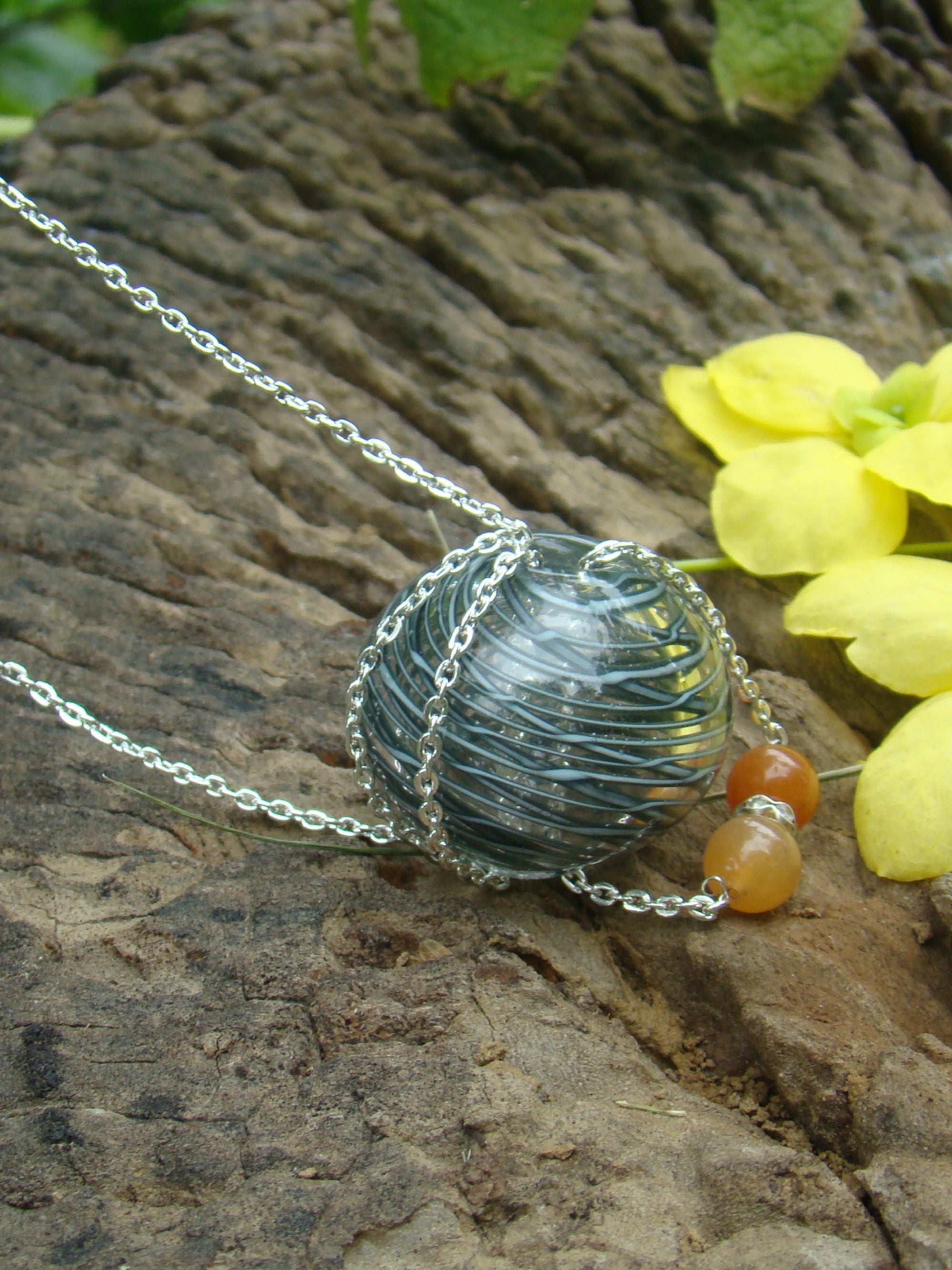 Lovers Embrace - Necklace Smoke