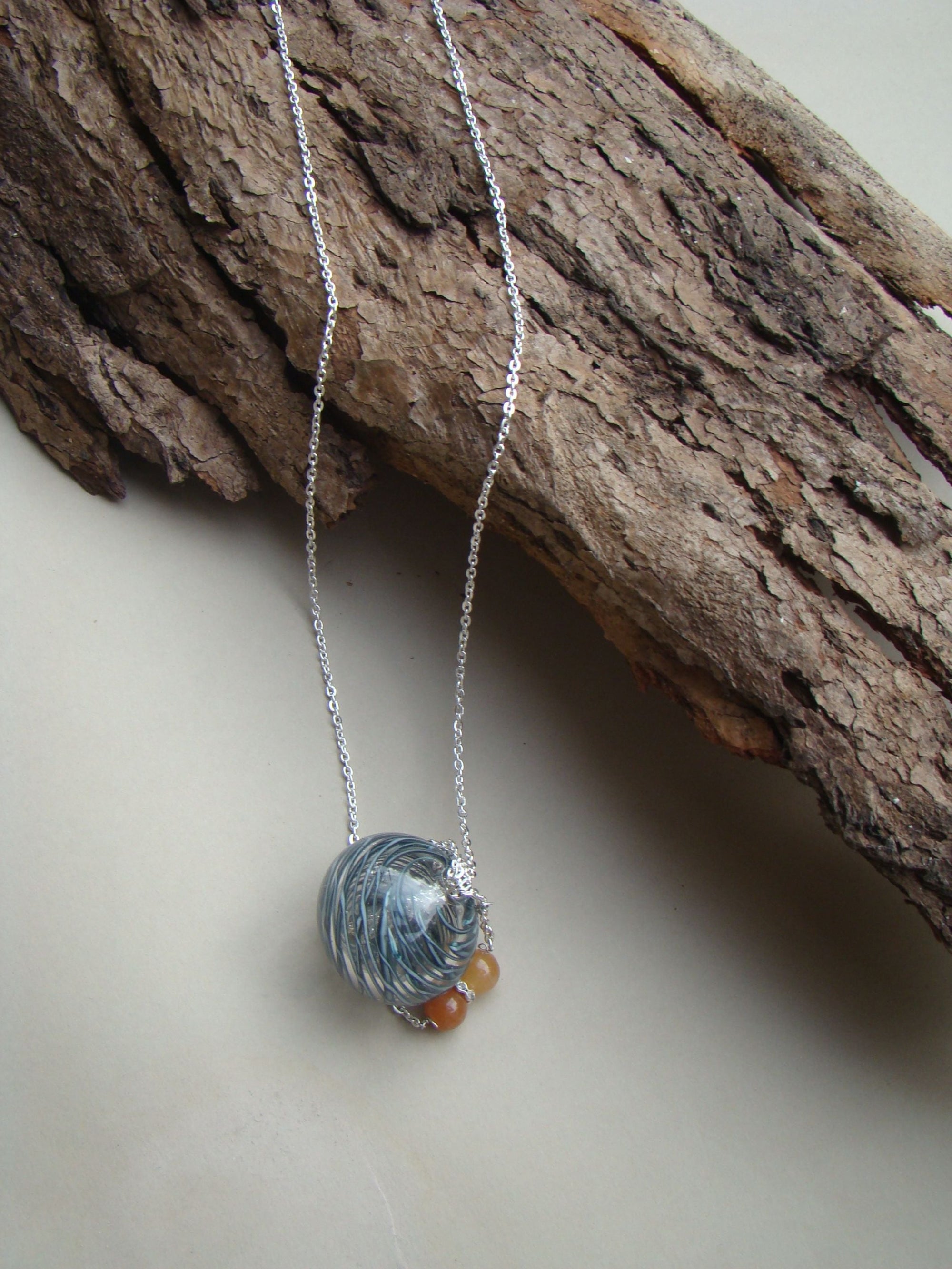 Lovers Embrace - Necklace Smoke