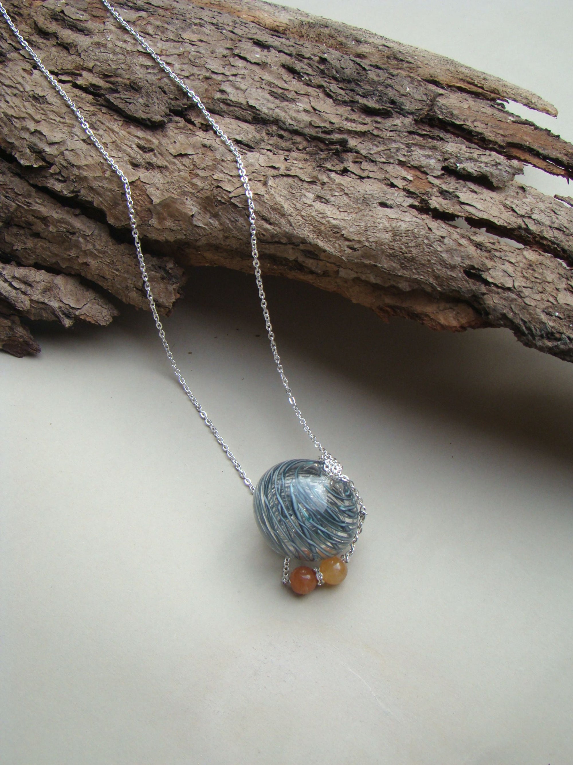 Lovers Embrace - Necklace Smoke