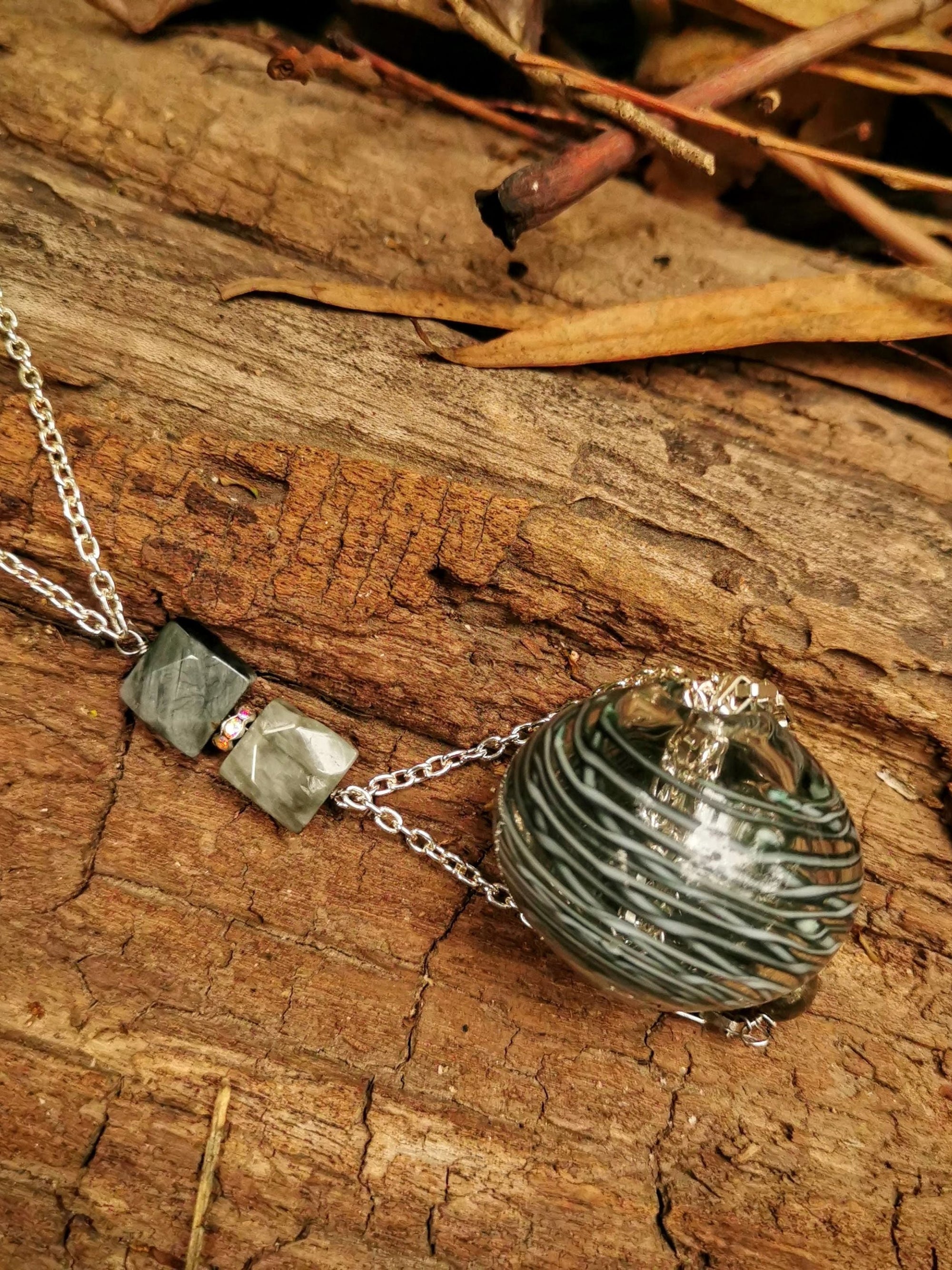Lovers Embrace - Necklace with Cat Eye Crystal
