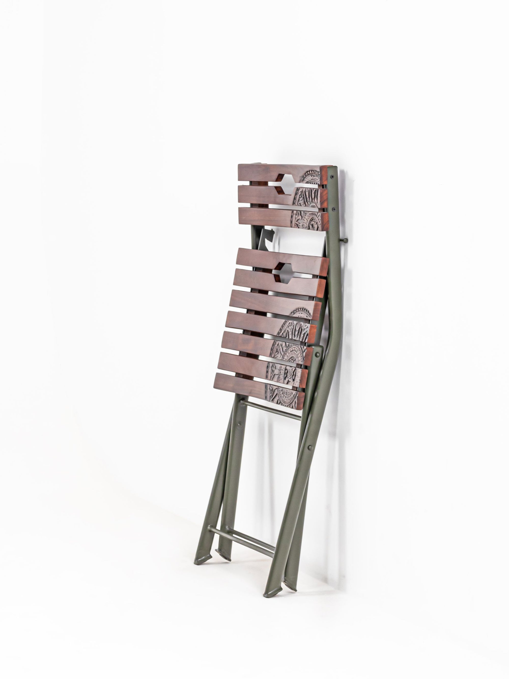 Solid Wood Nakashidar Kursi - Metal Legs