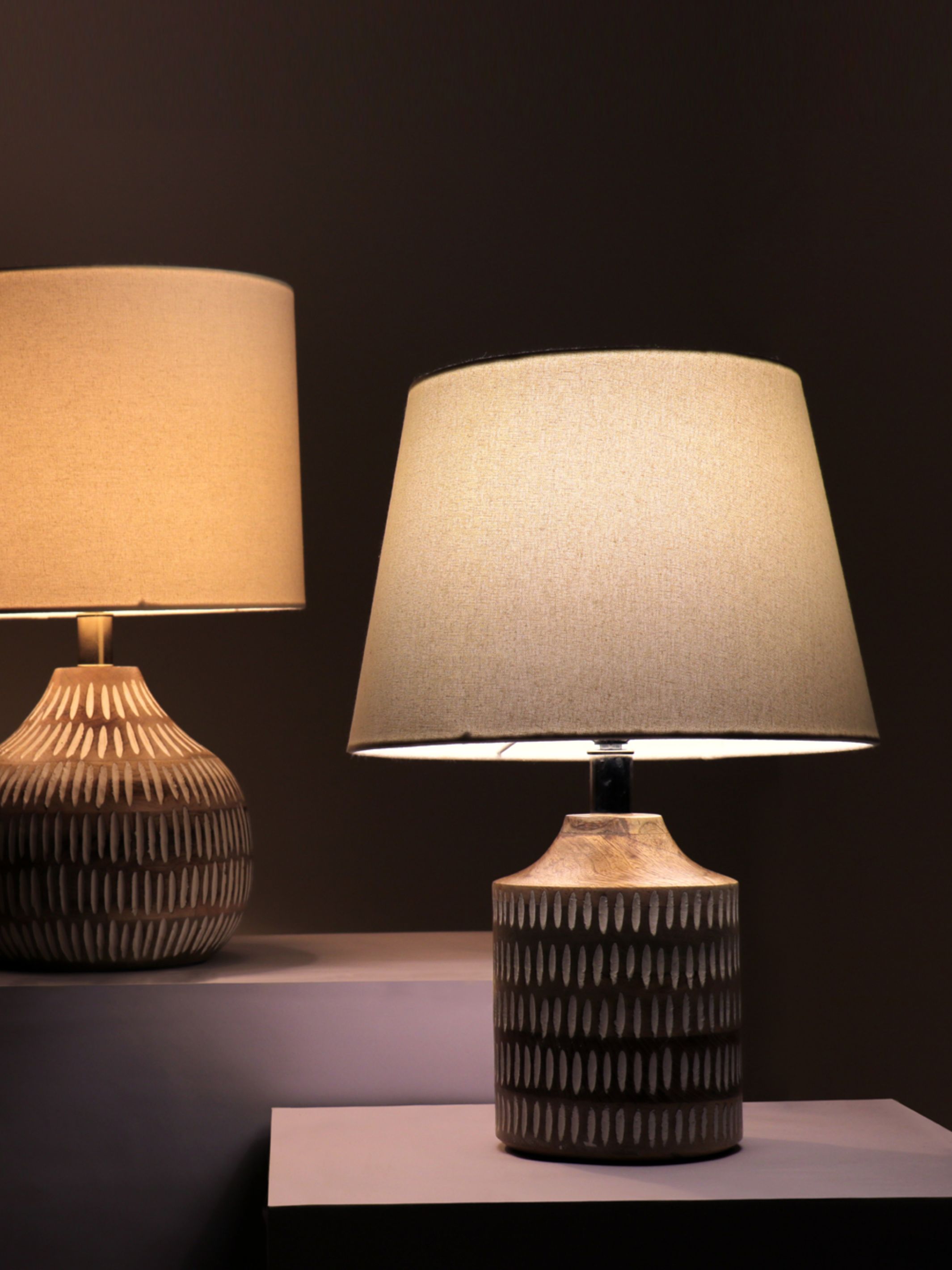 Naybu Straight Table Lamp