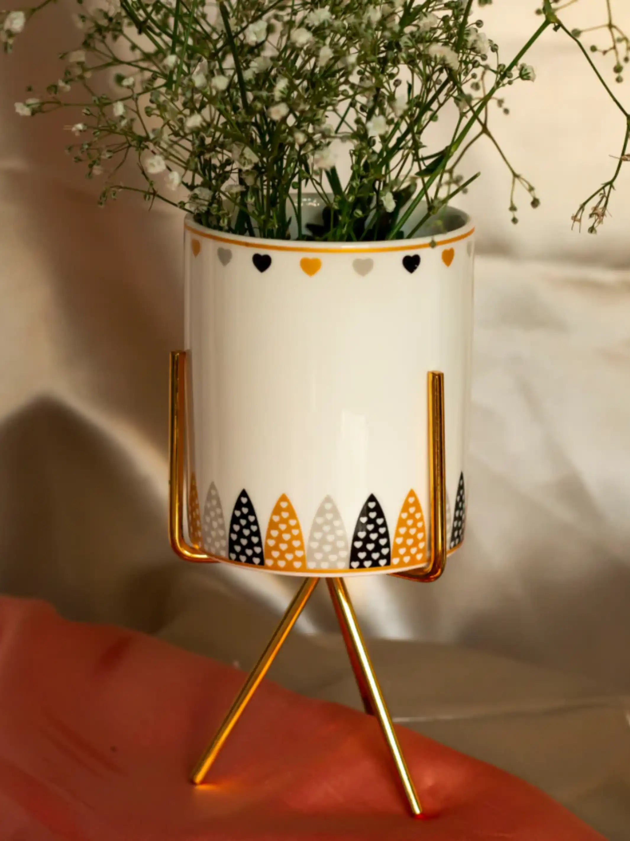 Neher Heart Black Planter