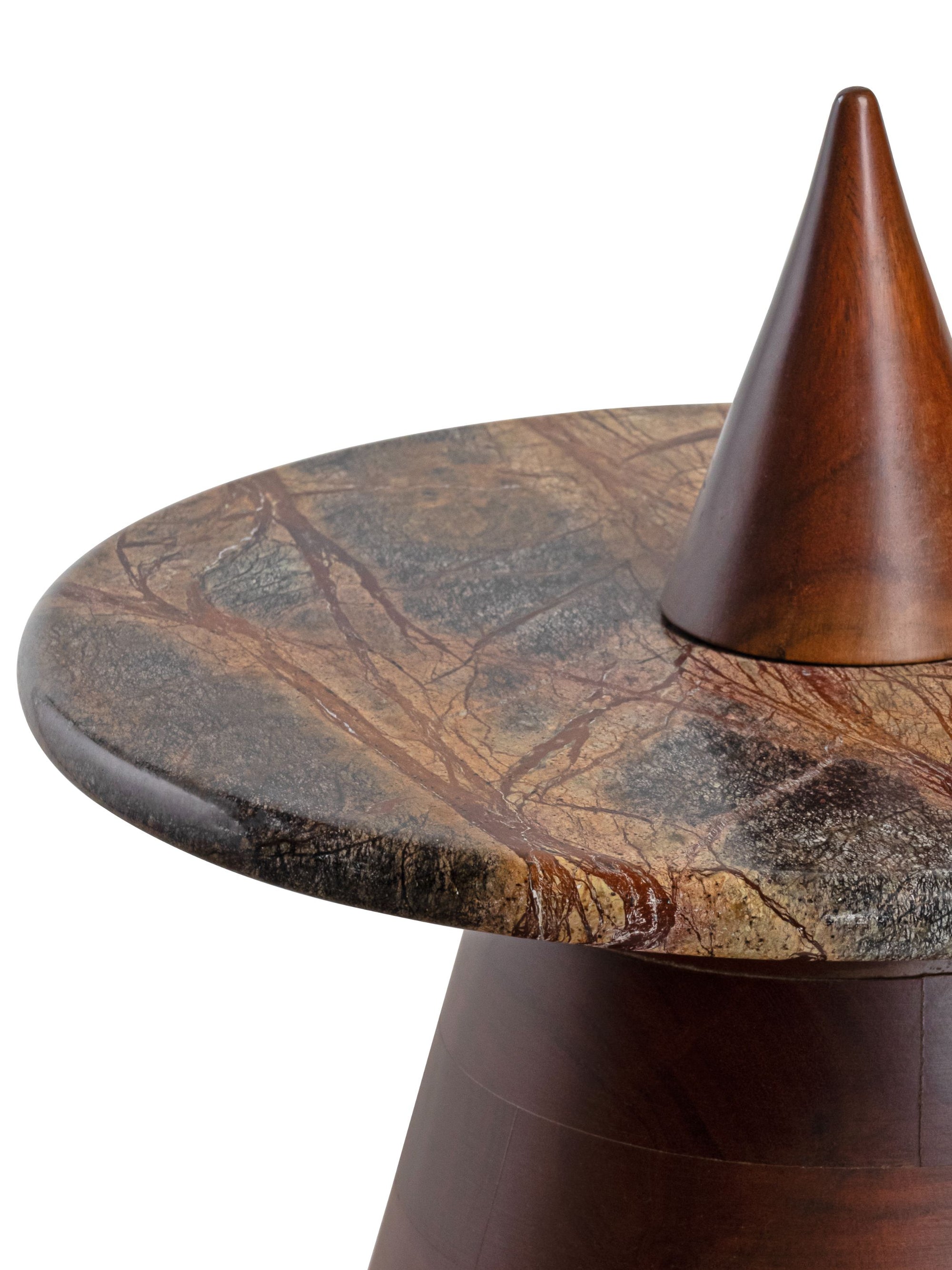 Pyramid table - Bidasar