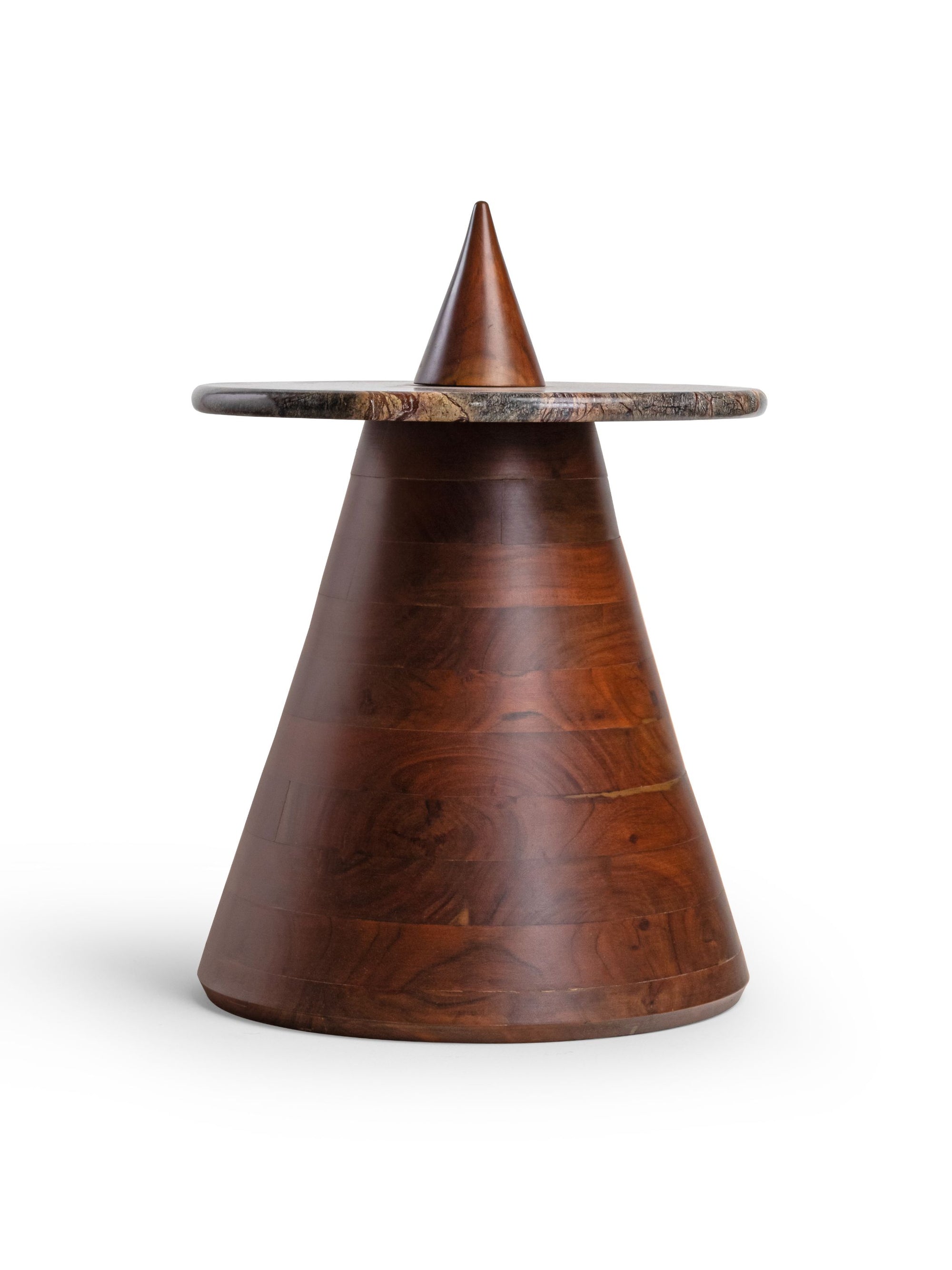 Pyramid table - Bidasar