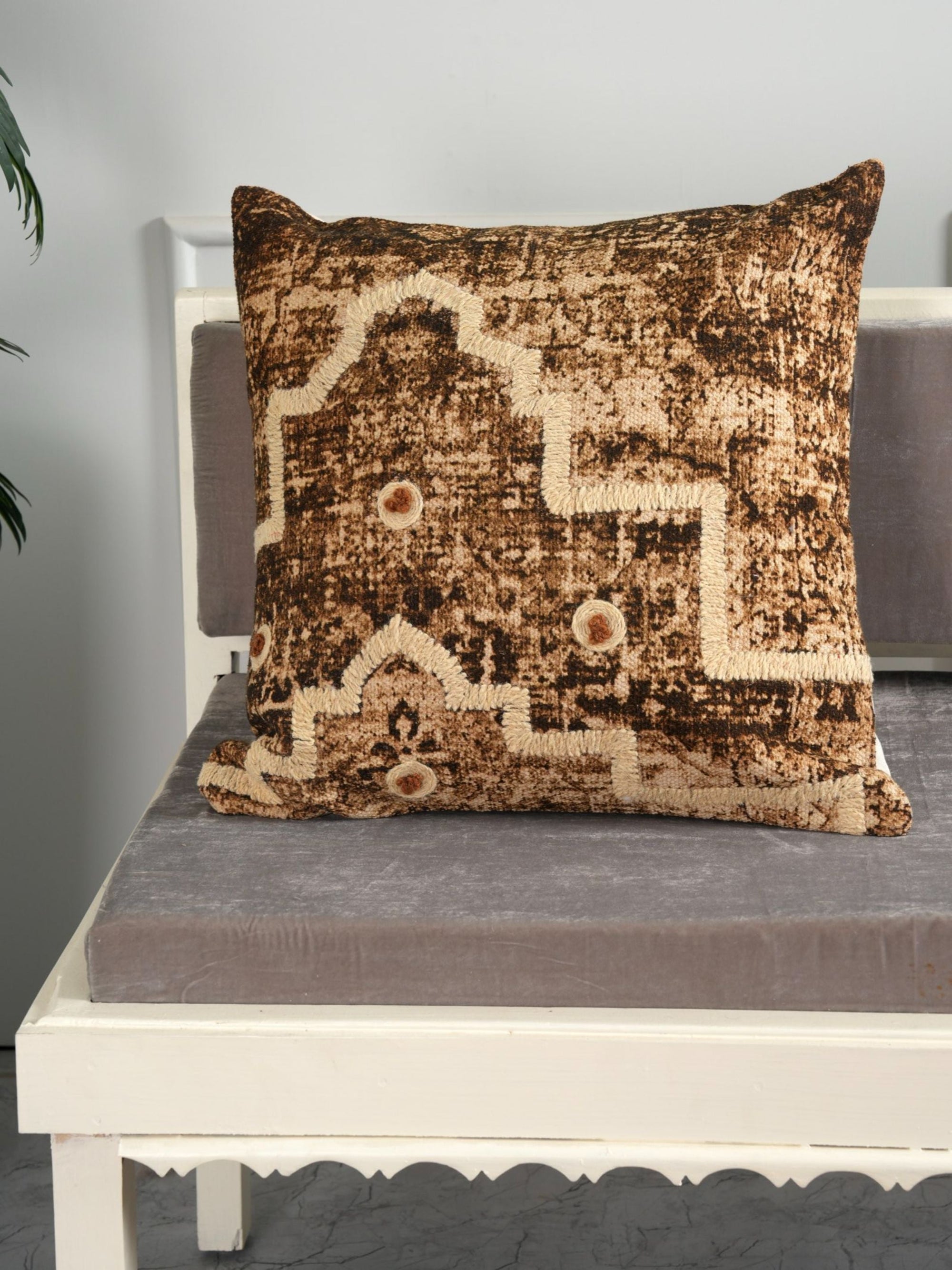 Embroidered Cushion Cover - Retro Elegance