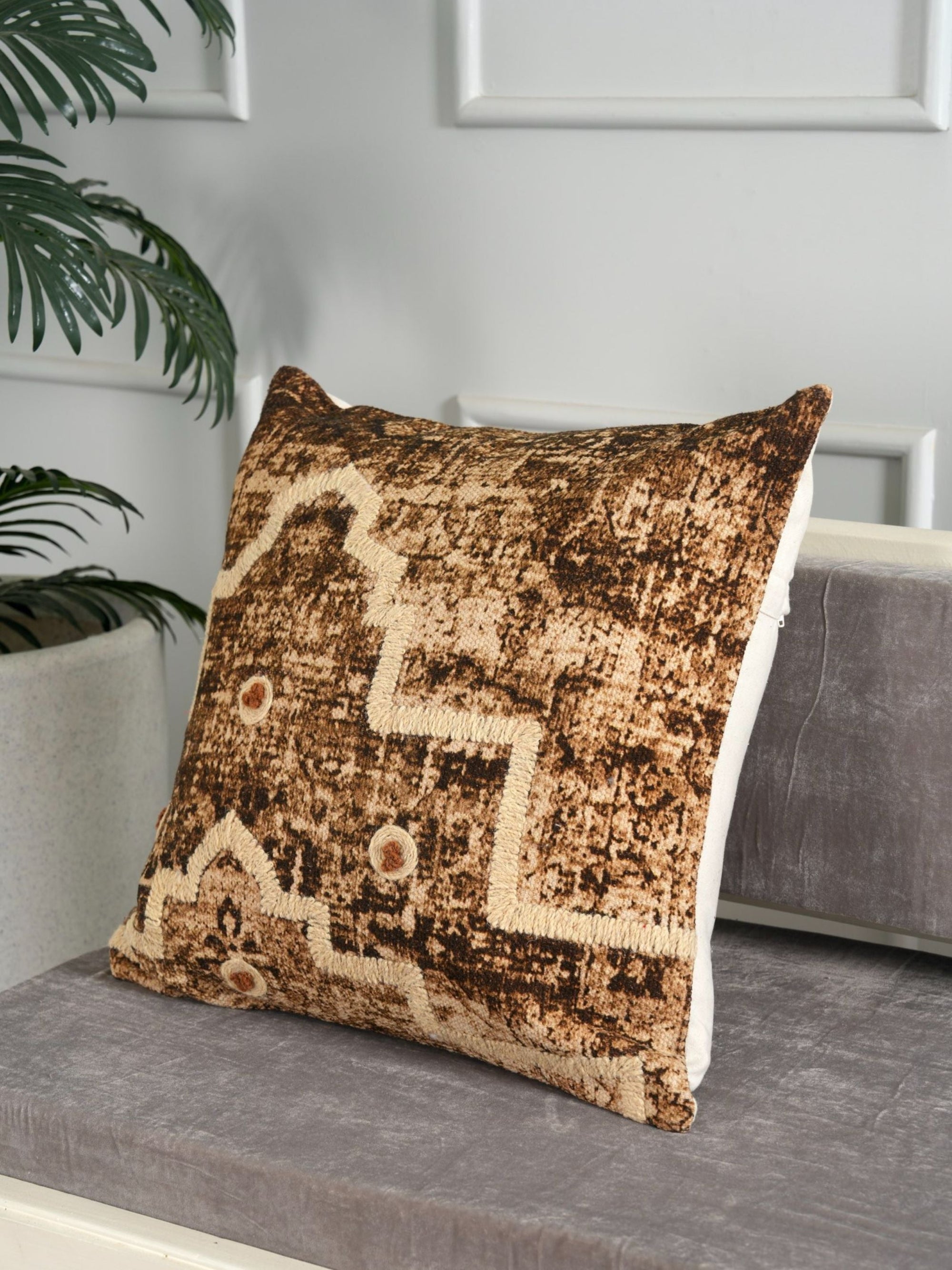 Embroidered Cushion Cover - Retro Elegance