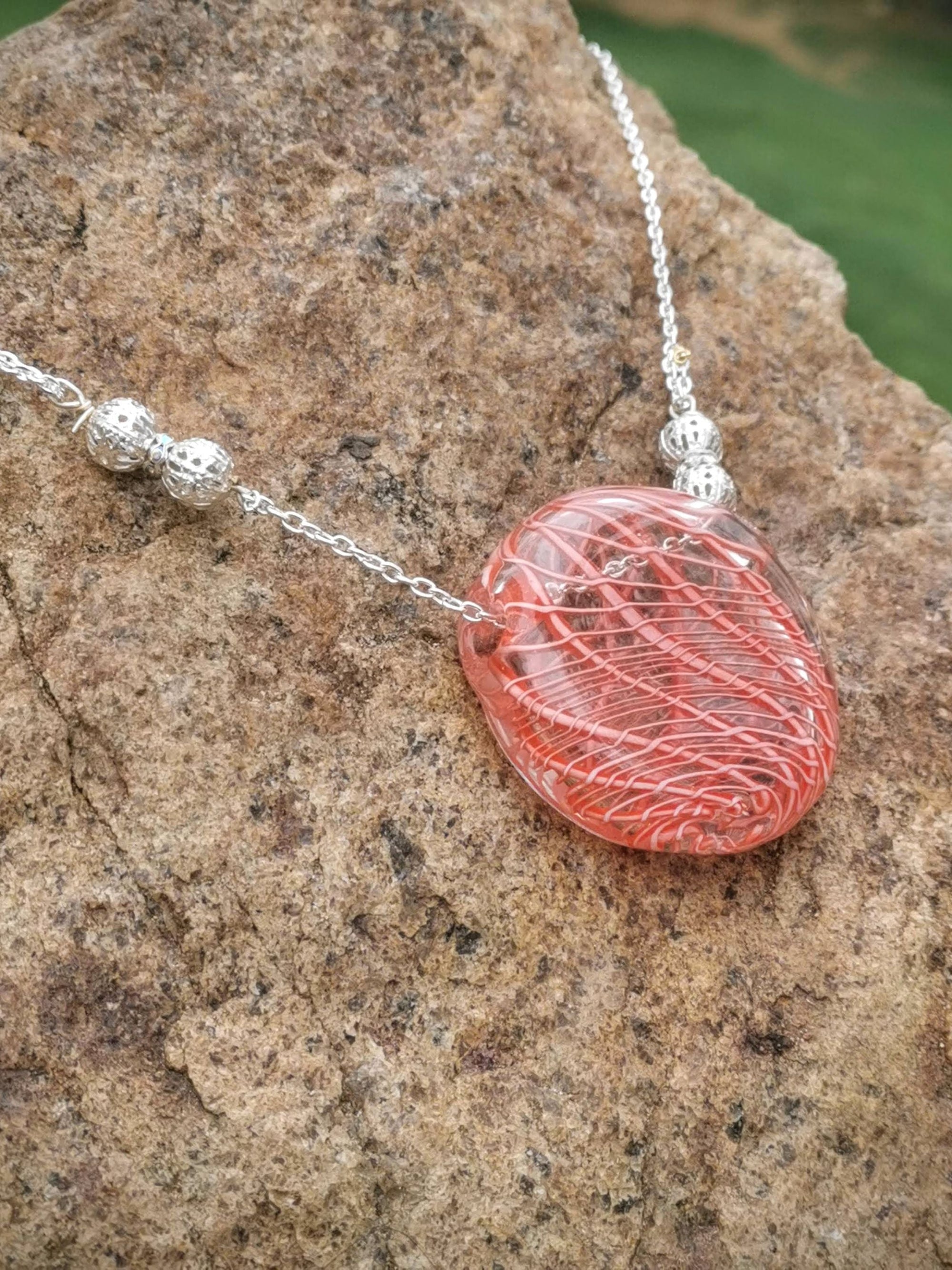 Retro Radiance - Necklace Red