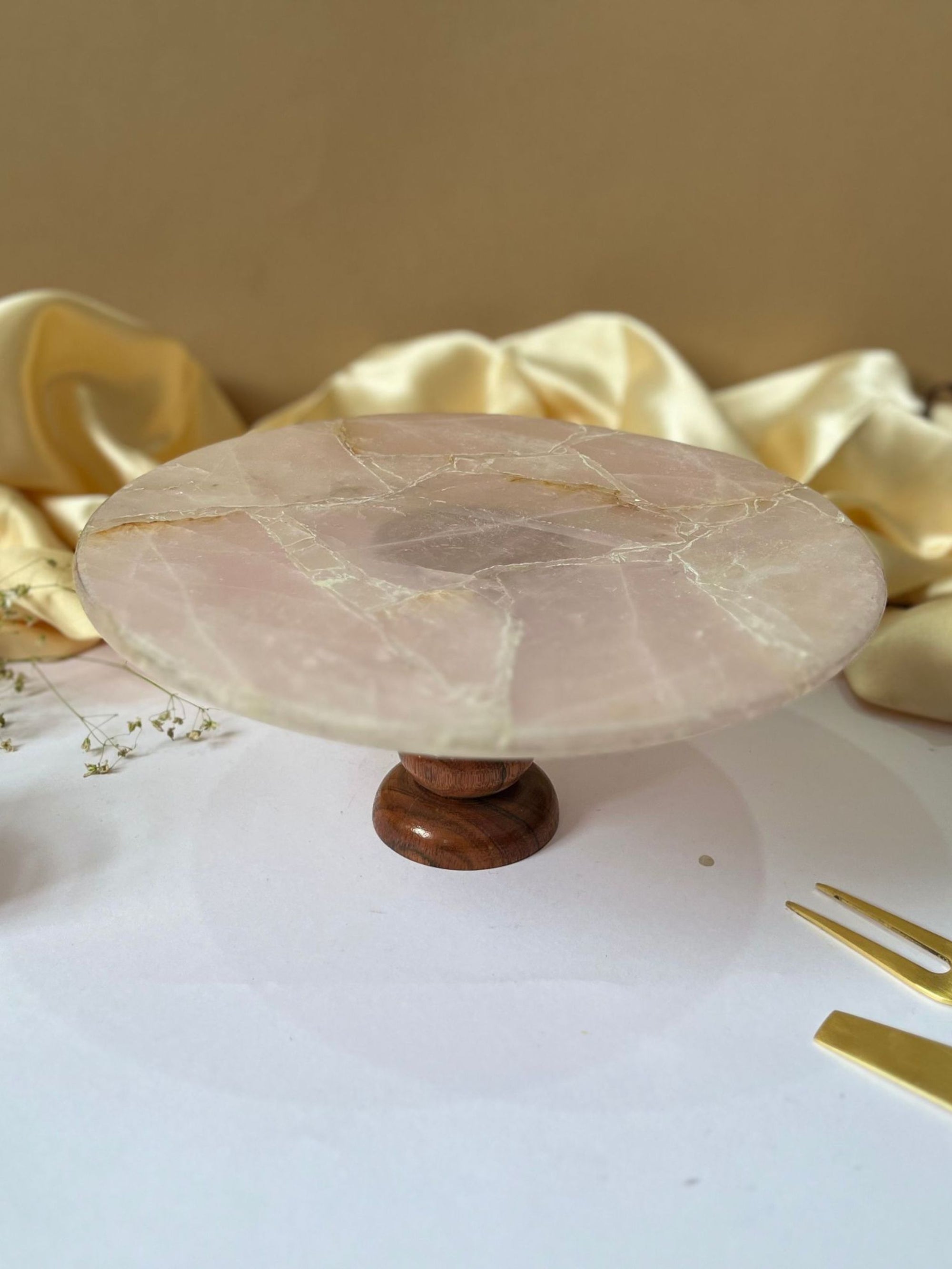 Round Rose Quartz Cake Stand with Wood 10 Inch