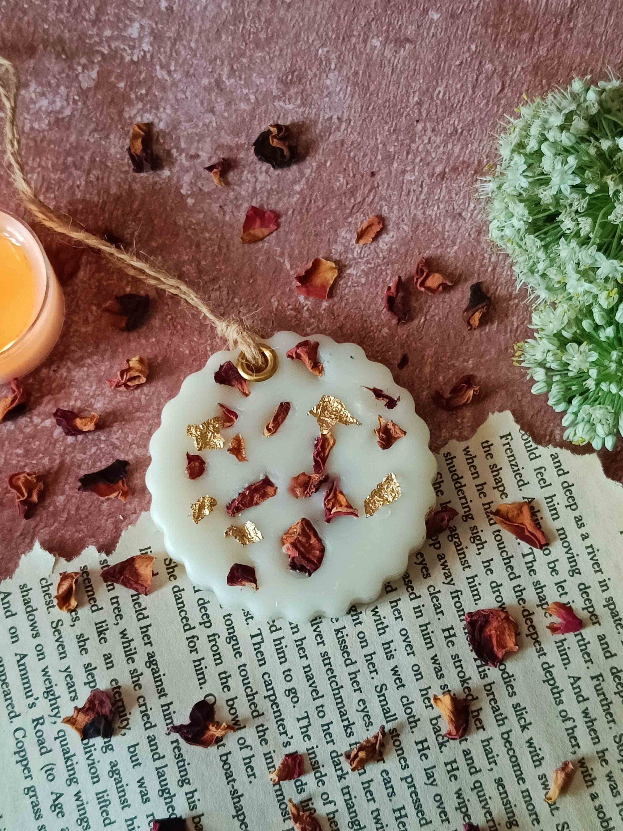 Scented Wax Sachet Circle Frame - Rose Petals