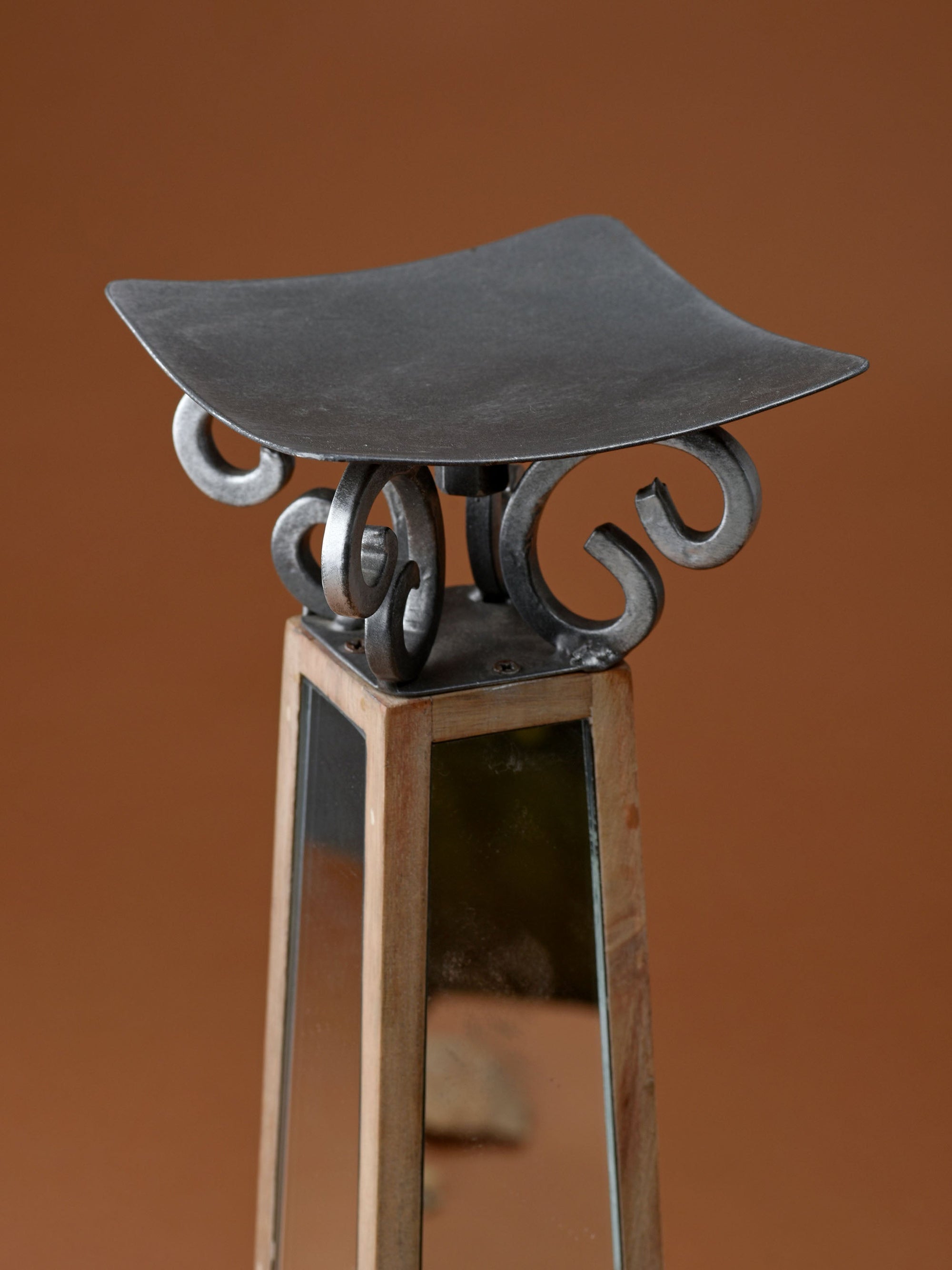Scroly Glass Candle Stand