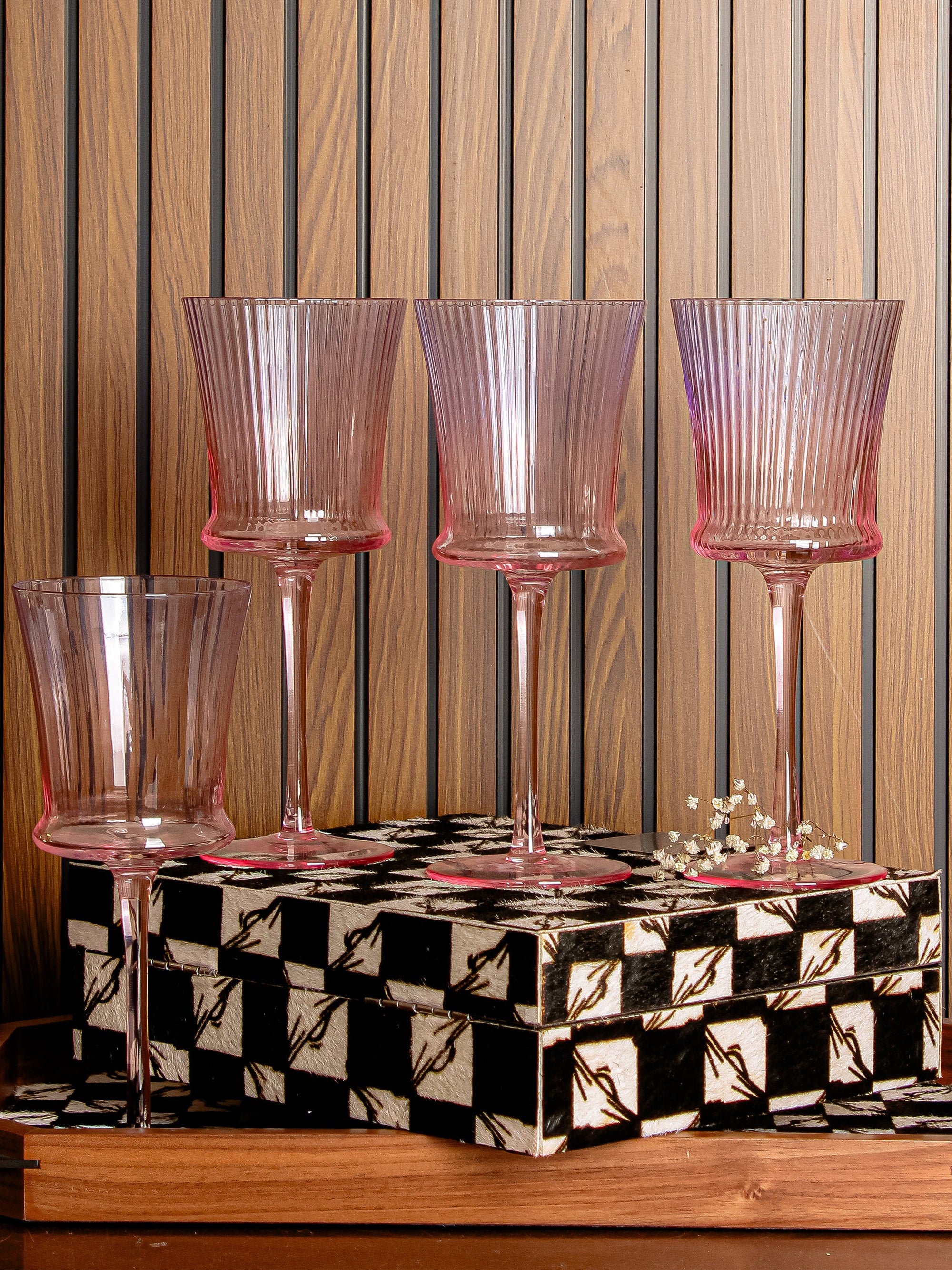 Shade Set Of 4 Wine Glasses