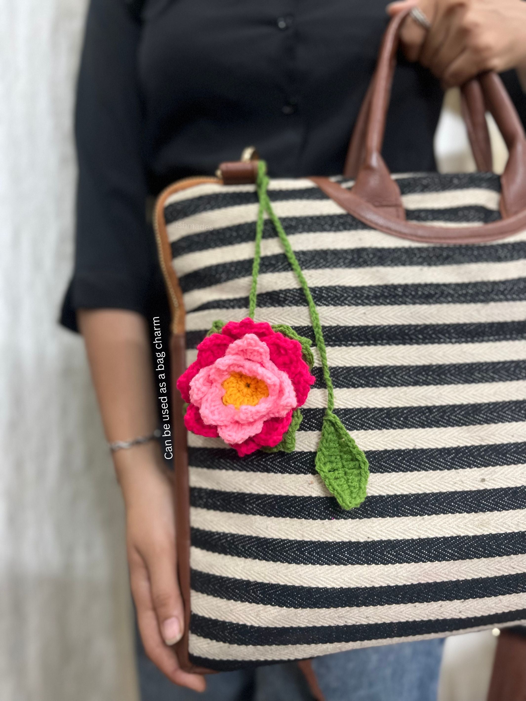 Ishmades crochet lotus charm - 3 in 1