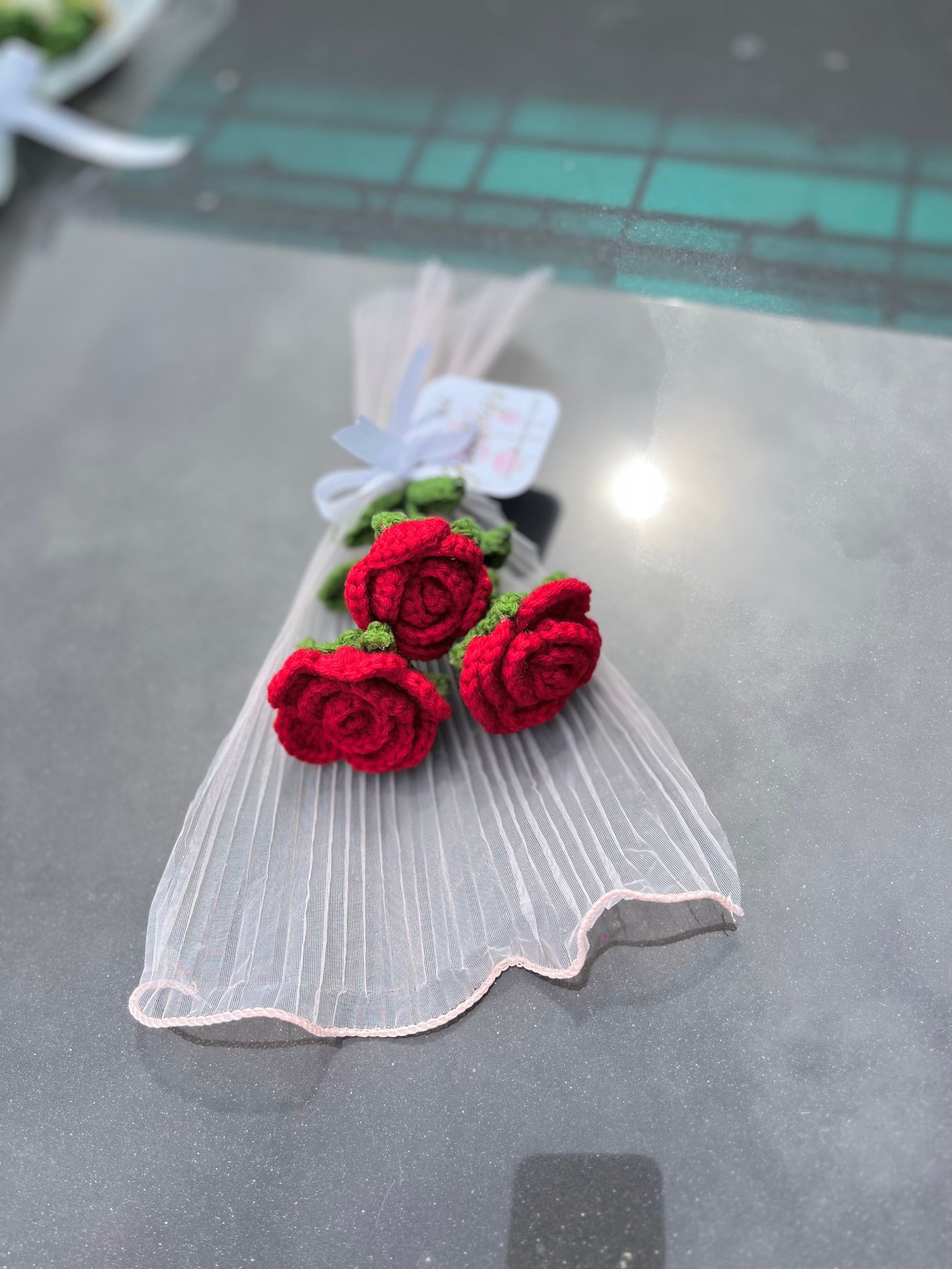 Ishmades Velvet Knots bouquet
