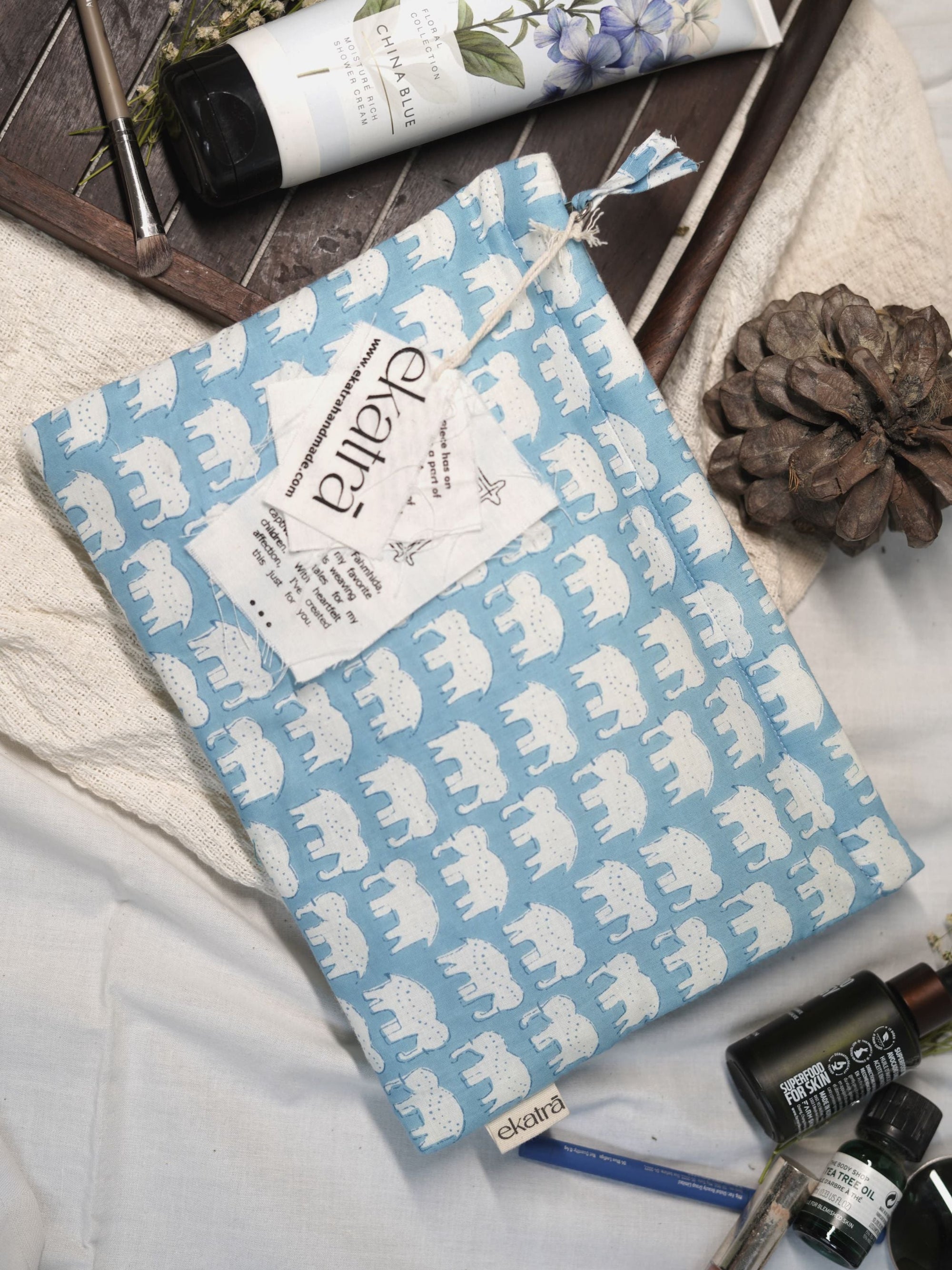 Sustainable Cotton Travel Organizer - Elephant Motif
