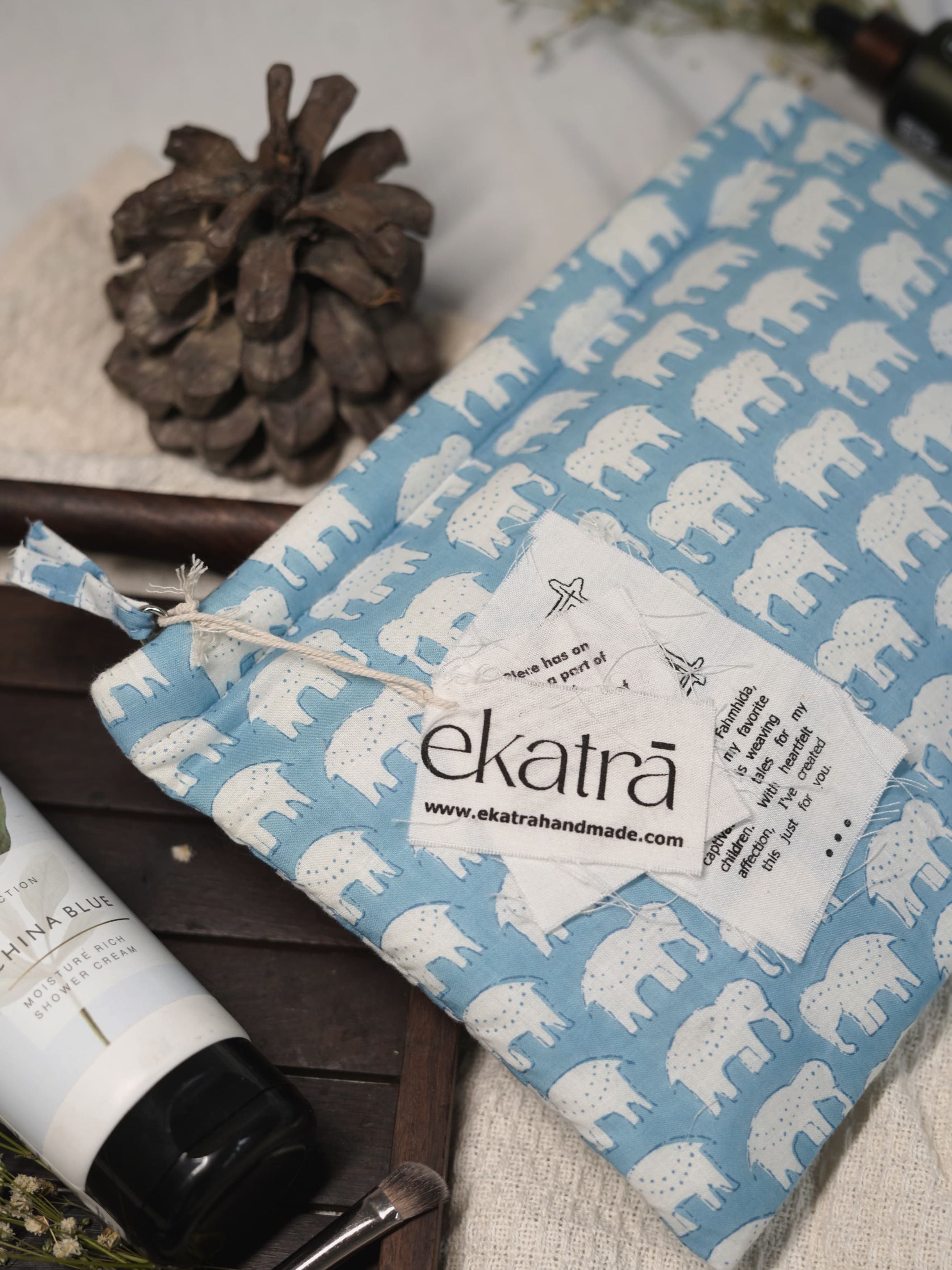 Sustainable Cotton Travel Organizer - Elephant Motif