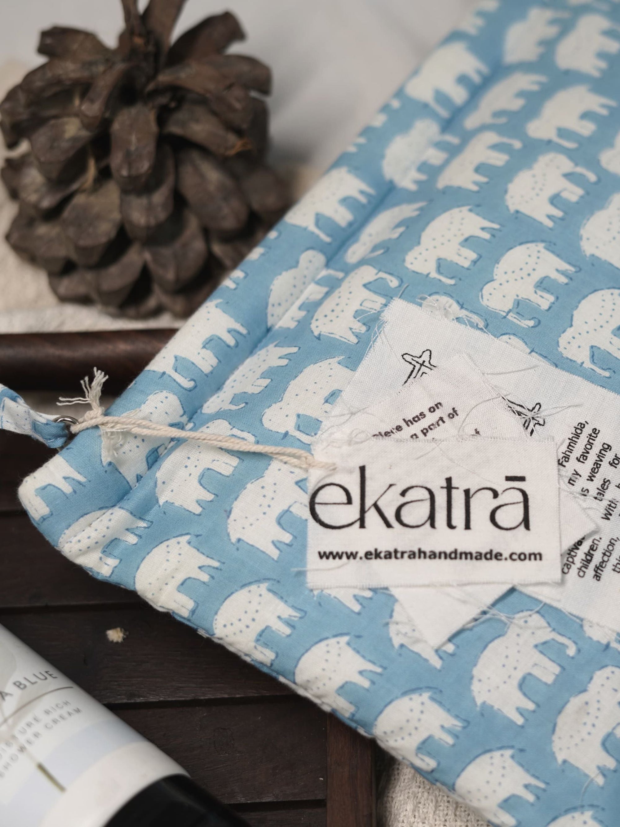 Sustainable Cotton Travel Organizer - Elephant Motif