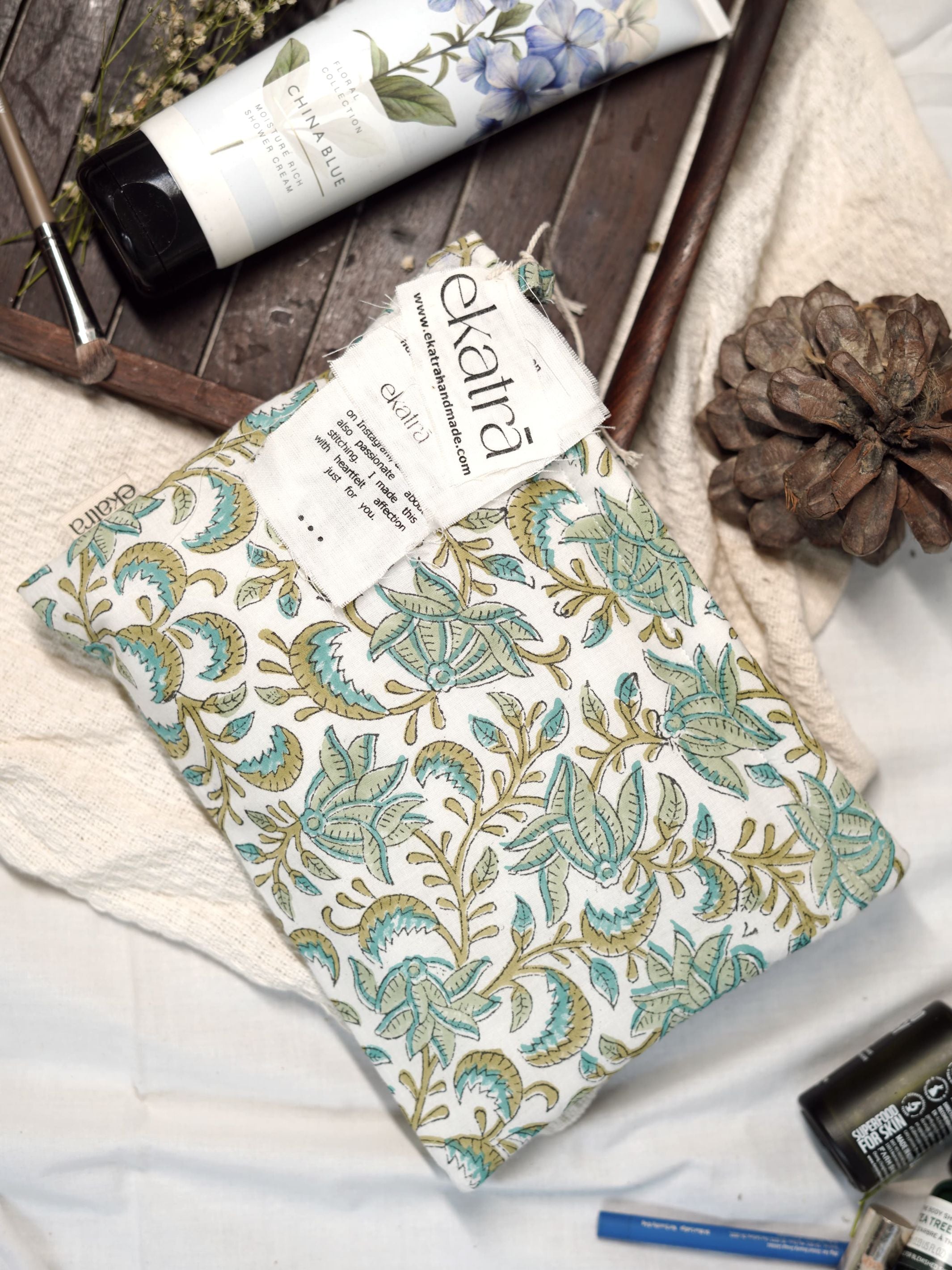 Sustainable Cotton Travel Organizer - Green Floral