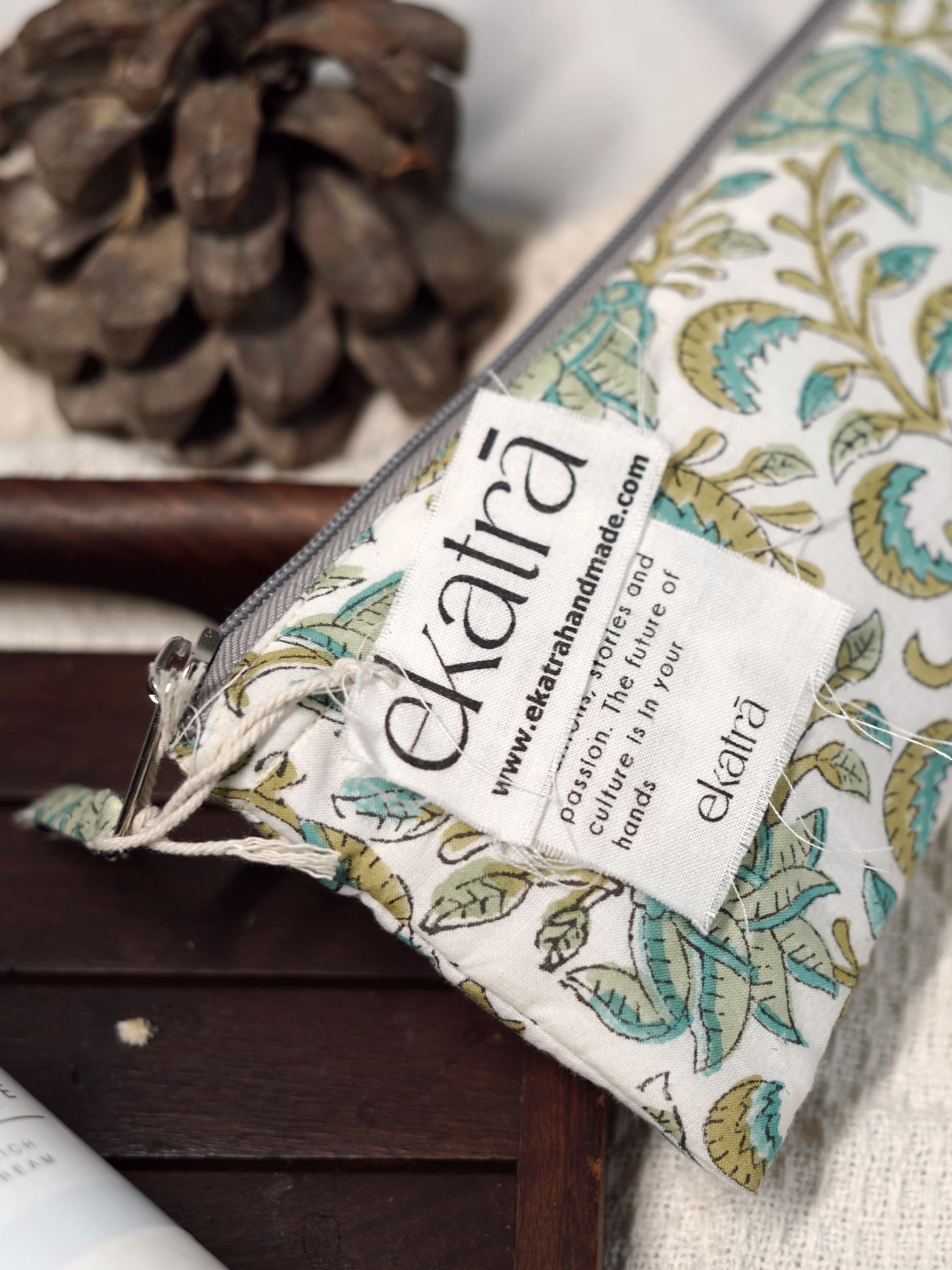 Sustainable Cotton Travel Organizer - Small Pouch Green Floral