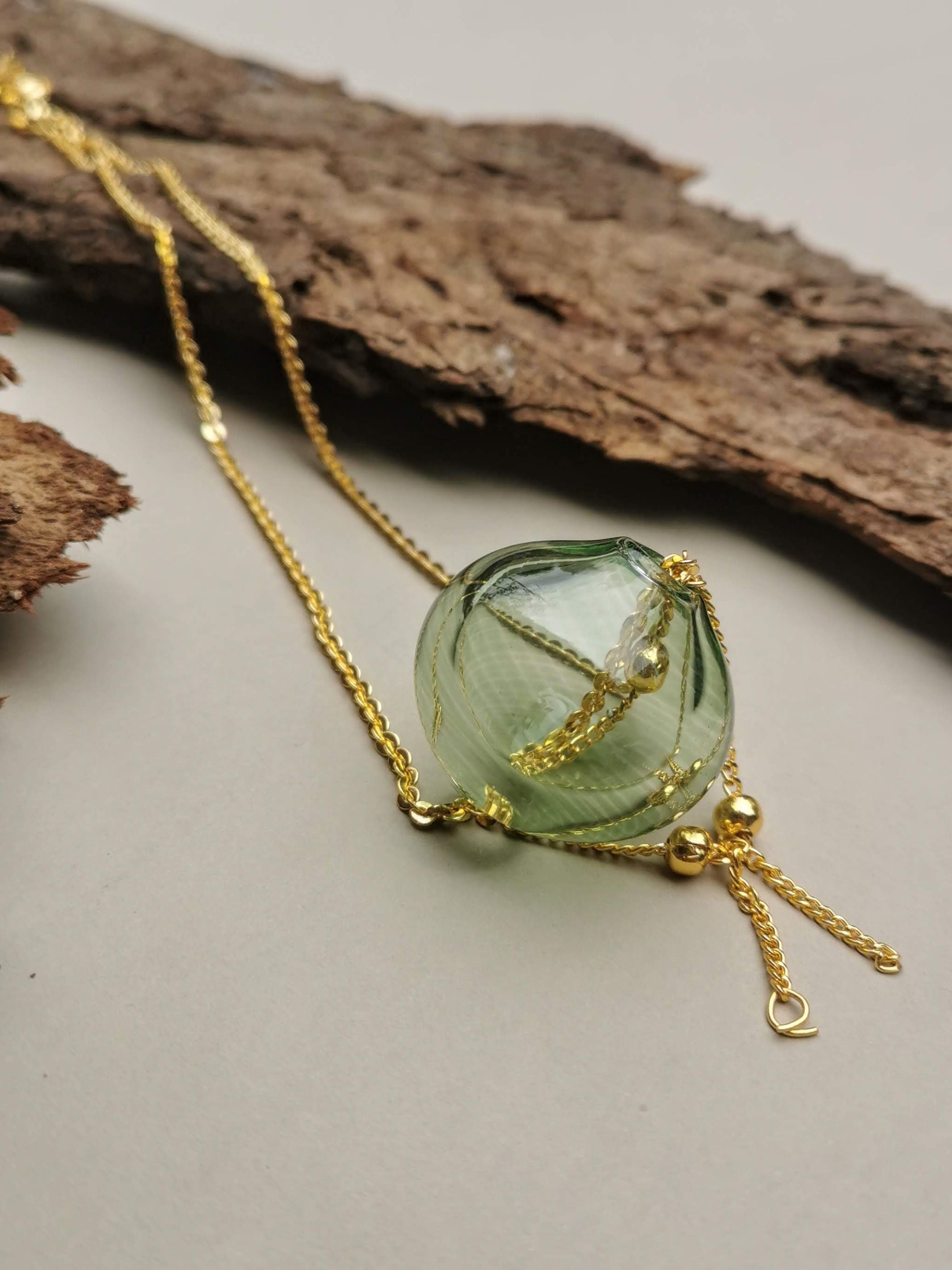 Timeless Echo - Necklace Jade