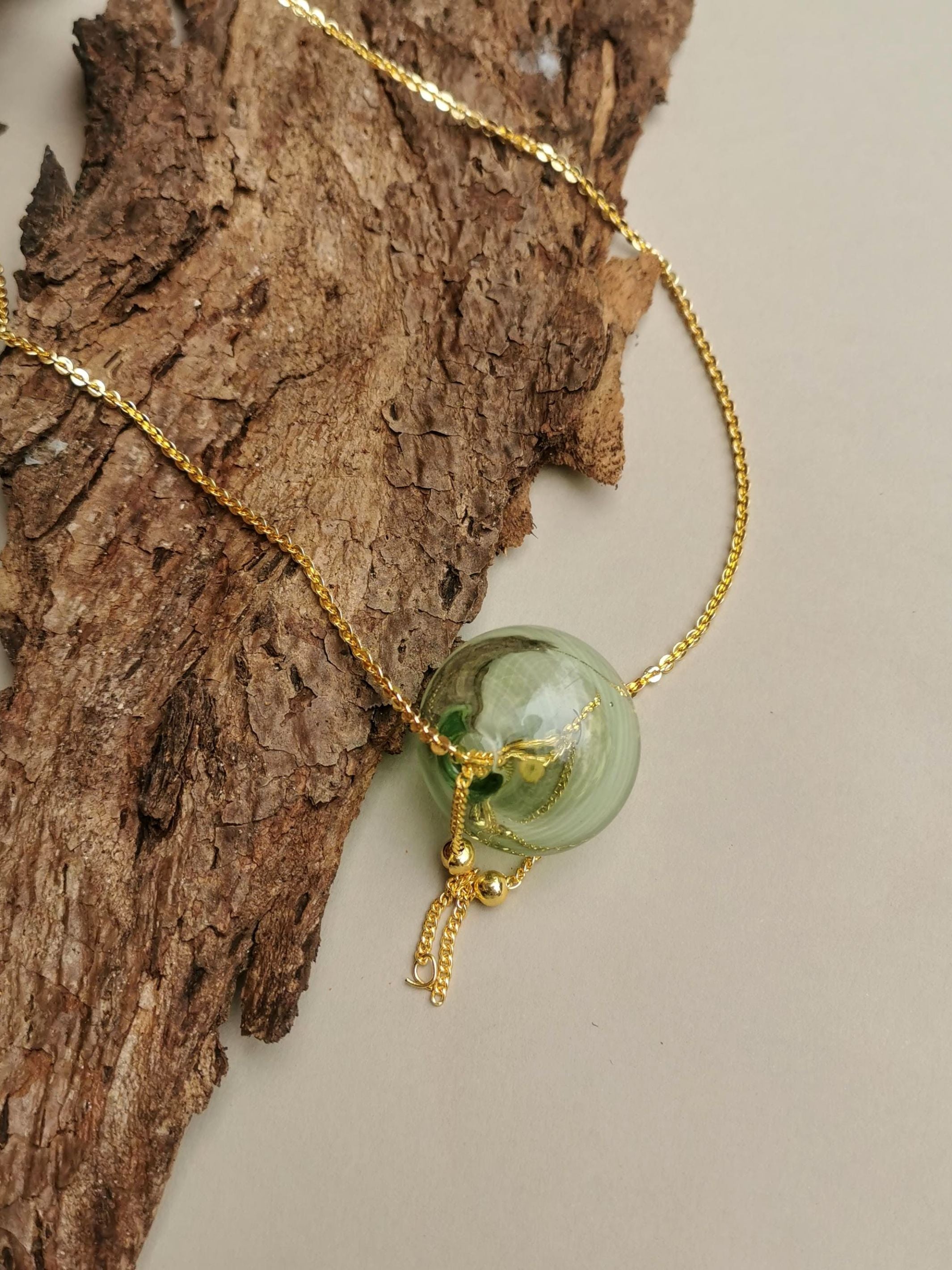 Timeless Echo - Necklace Jade