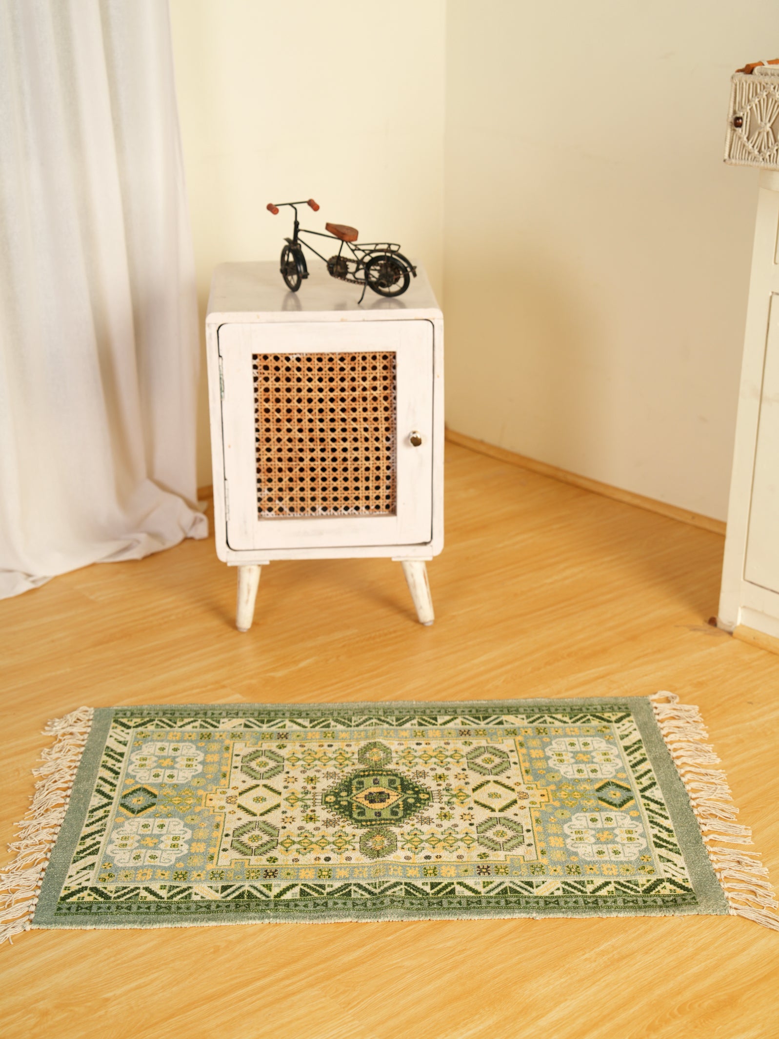 Traditional Pattern Rug