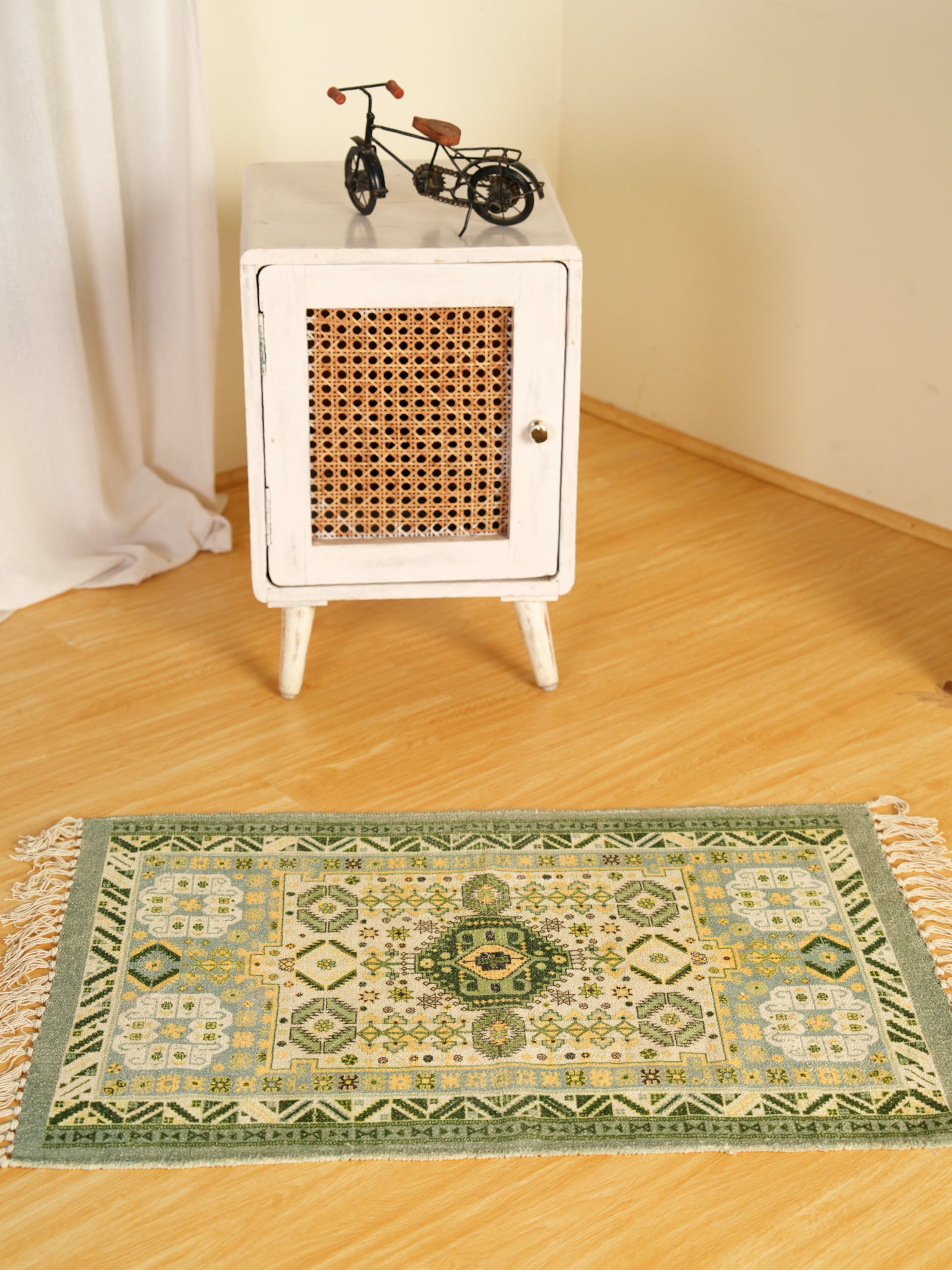 Traditional Pattern Rug