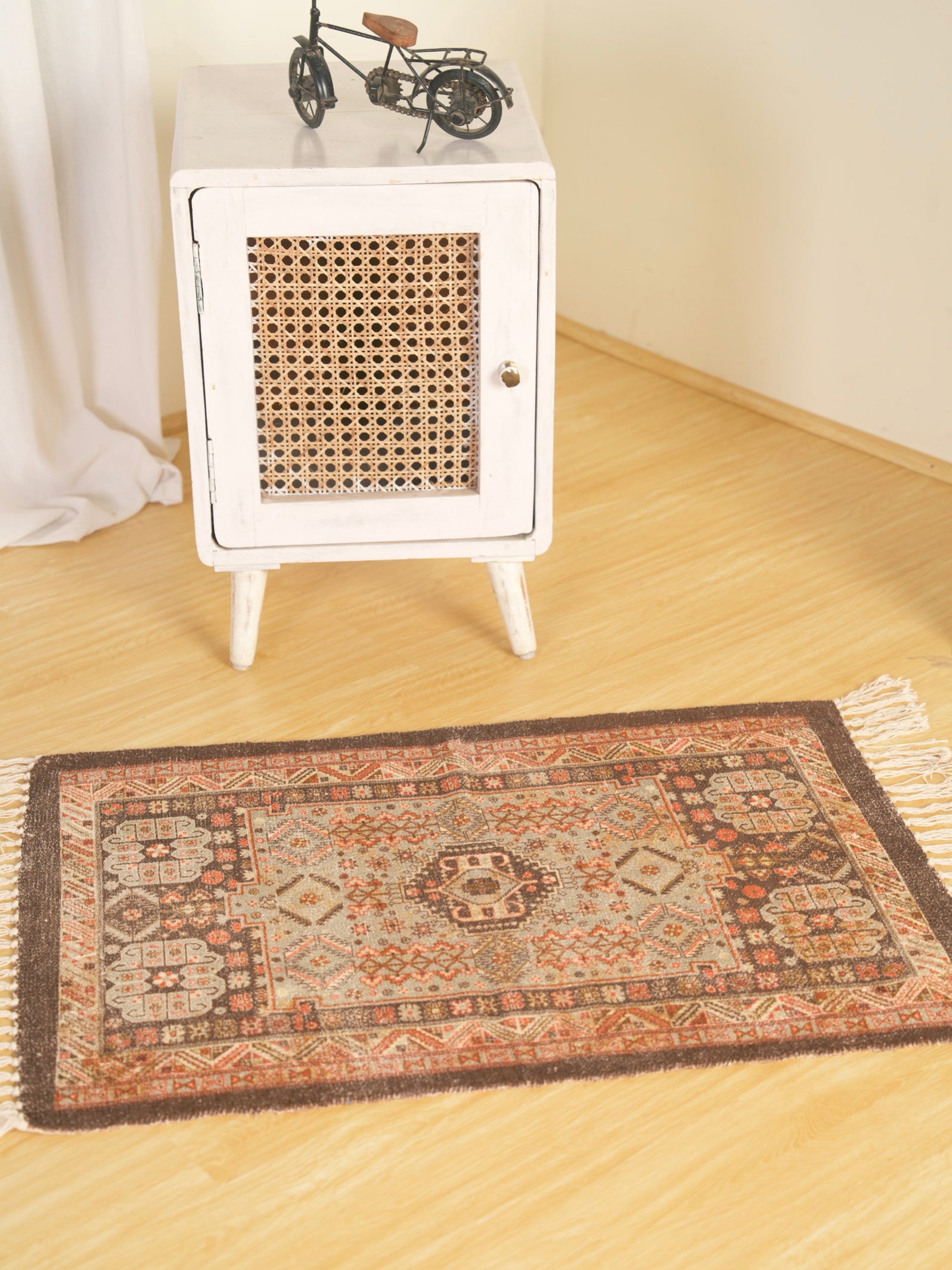 Traditional Pattern Rug