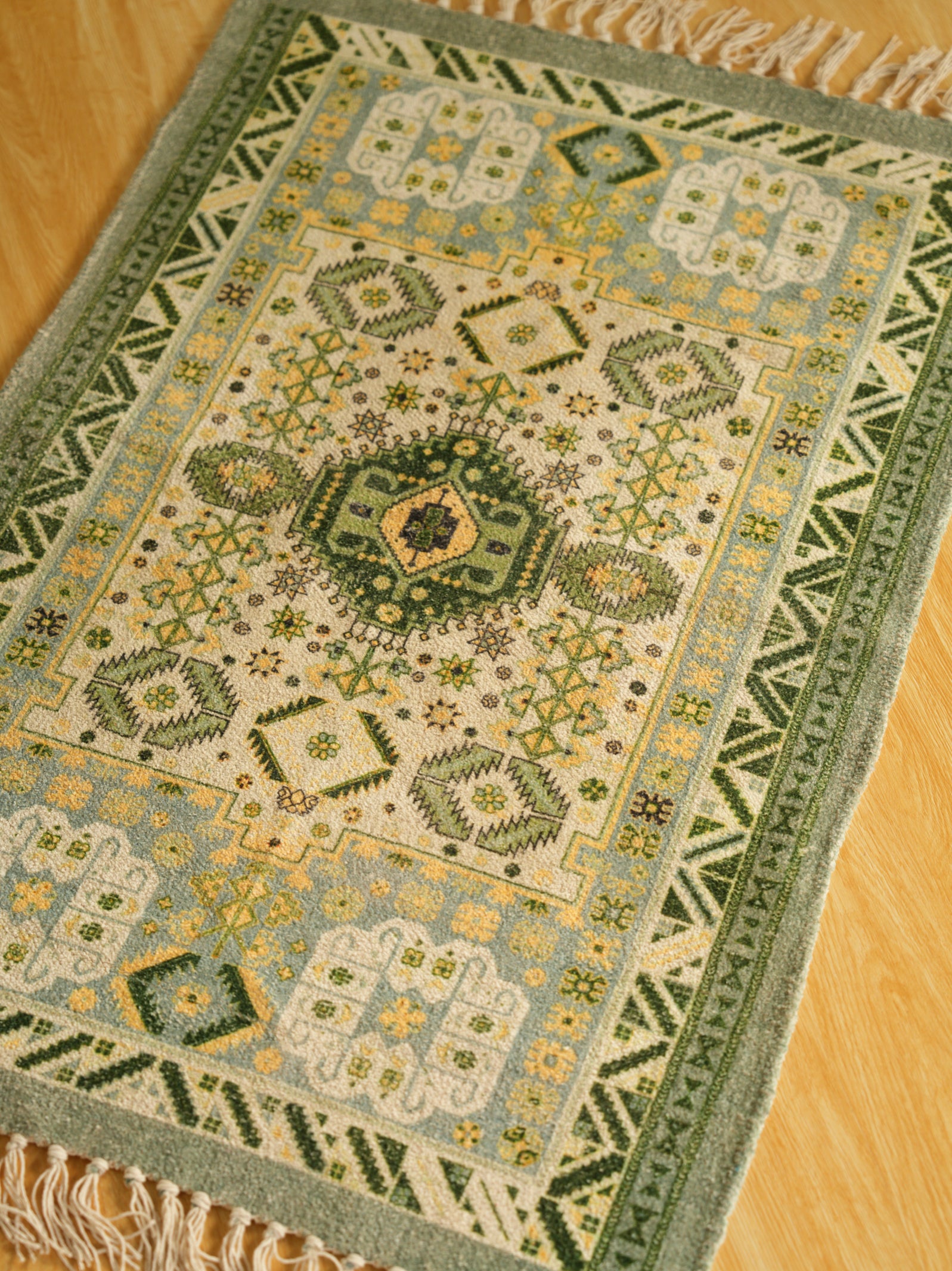Traditional Pattern Rug
