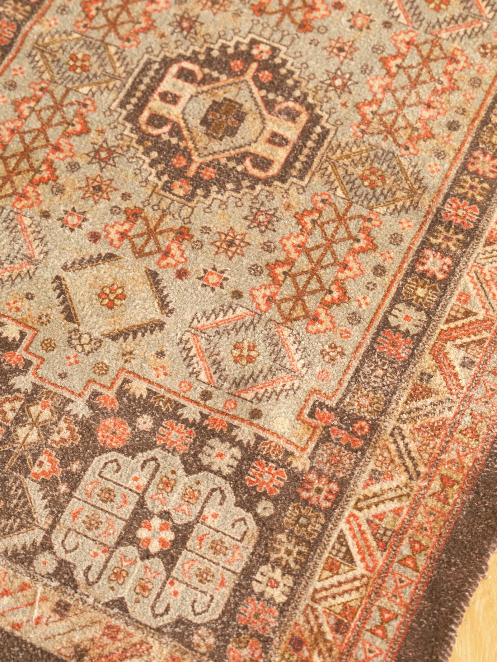 Traditional Pattern Rug