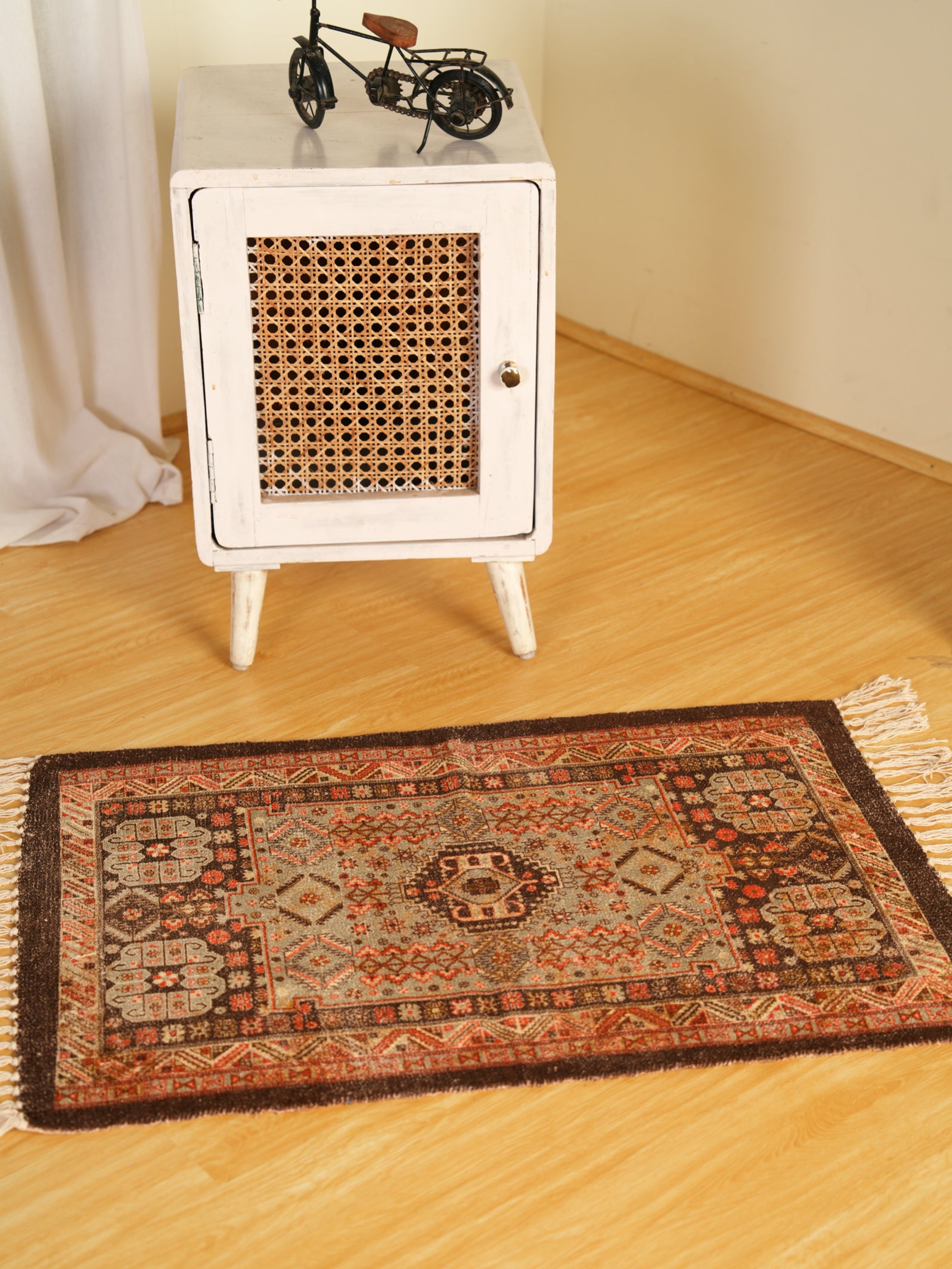 Traditional Pattern Rug