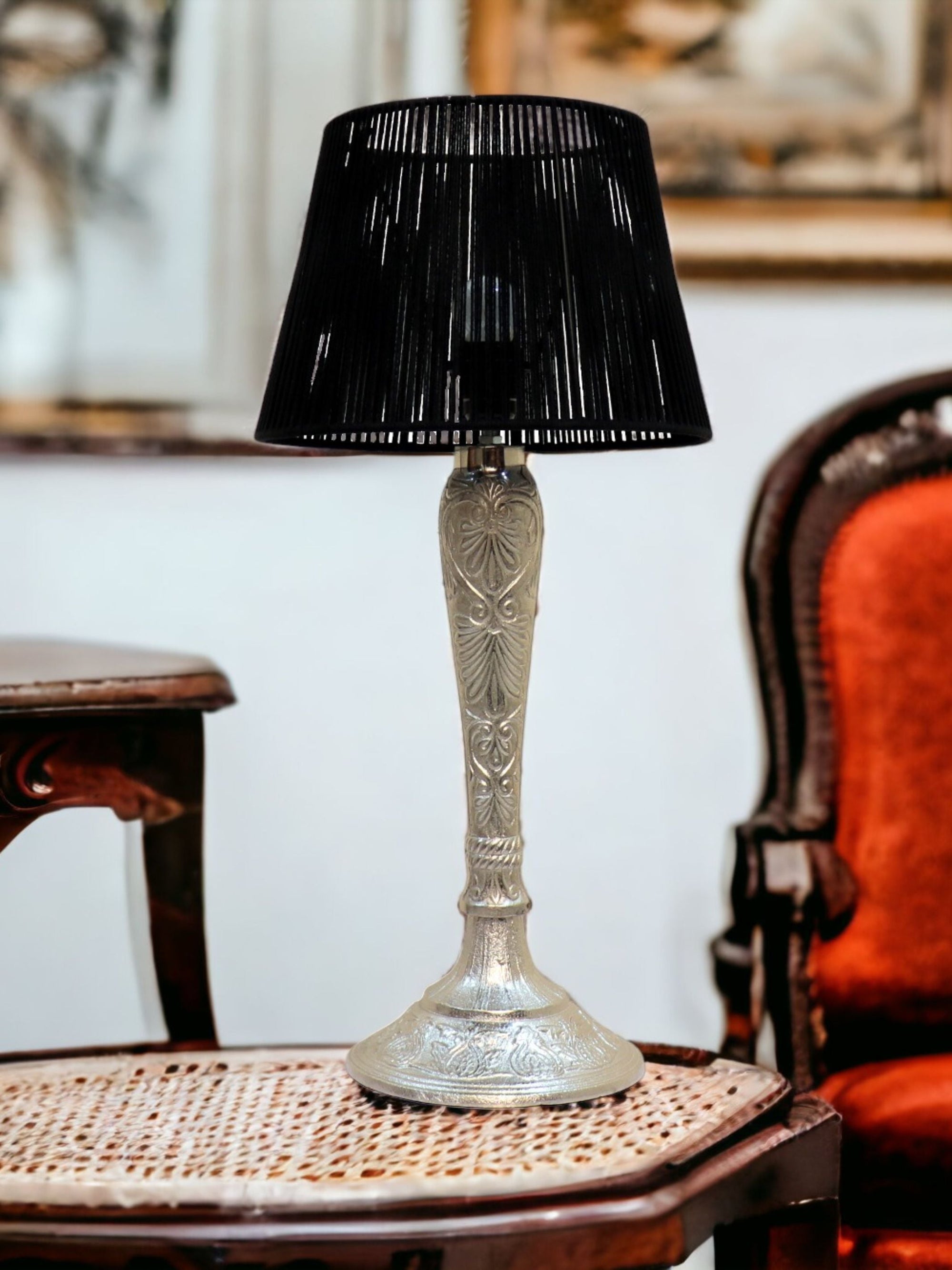 Viraag Table Lamp