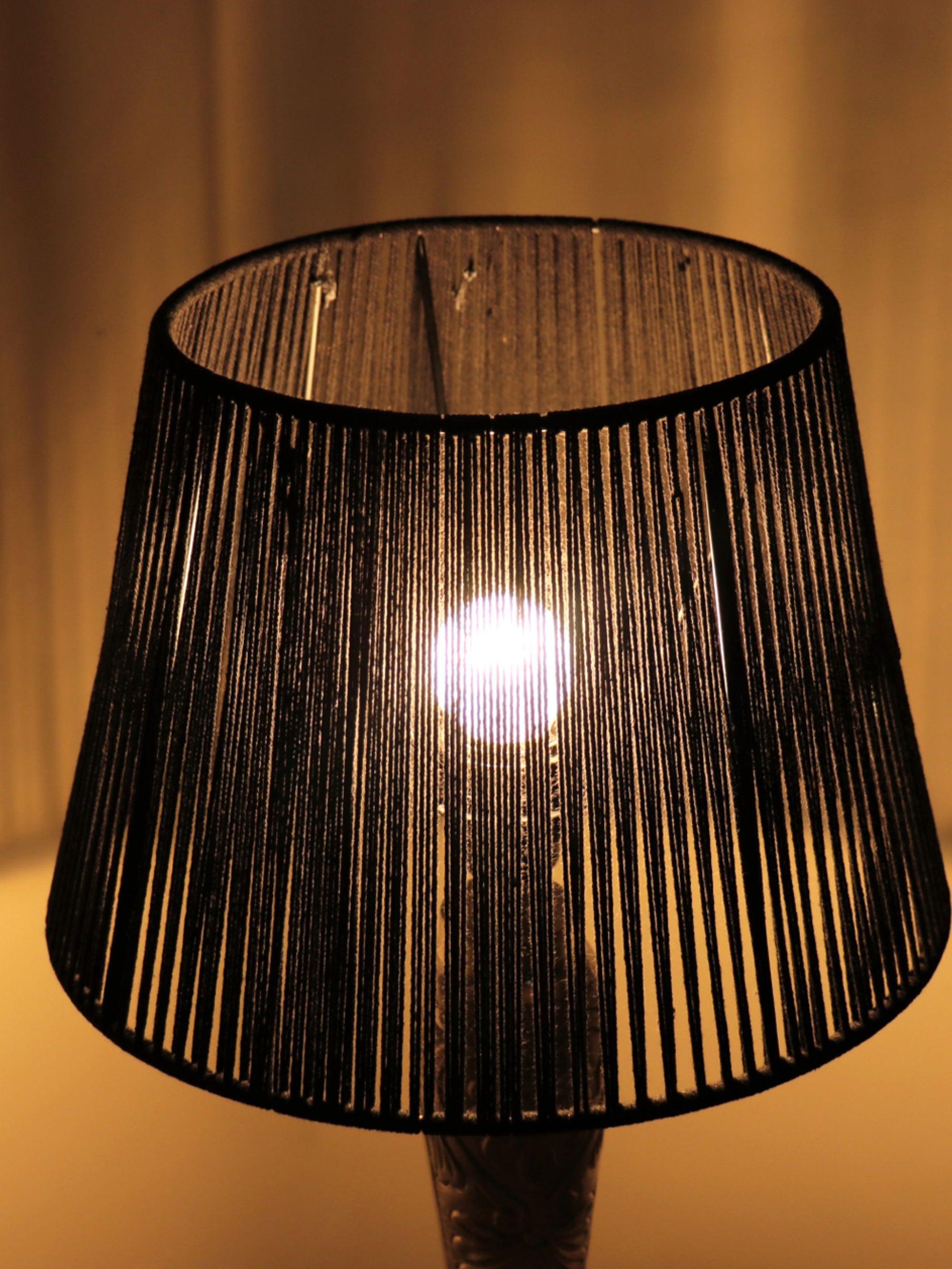 Viraag Table Lamp
