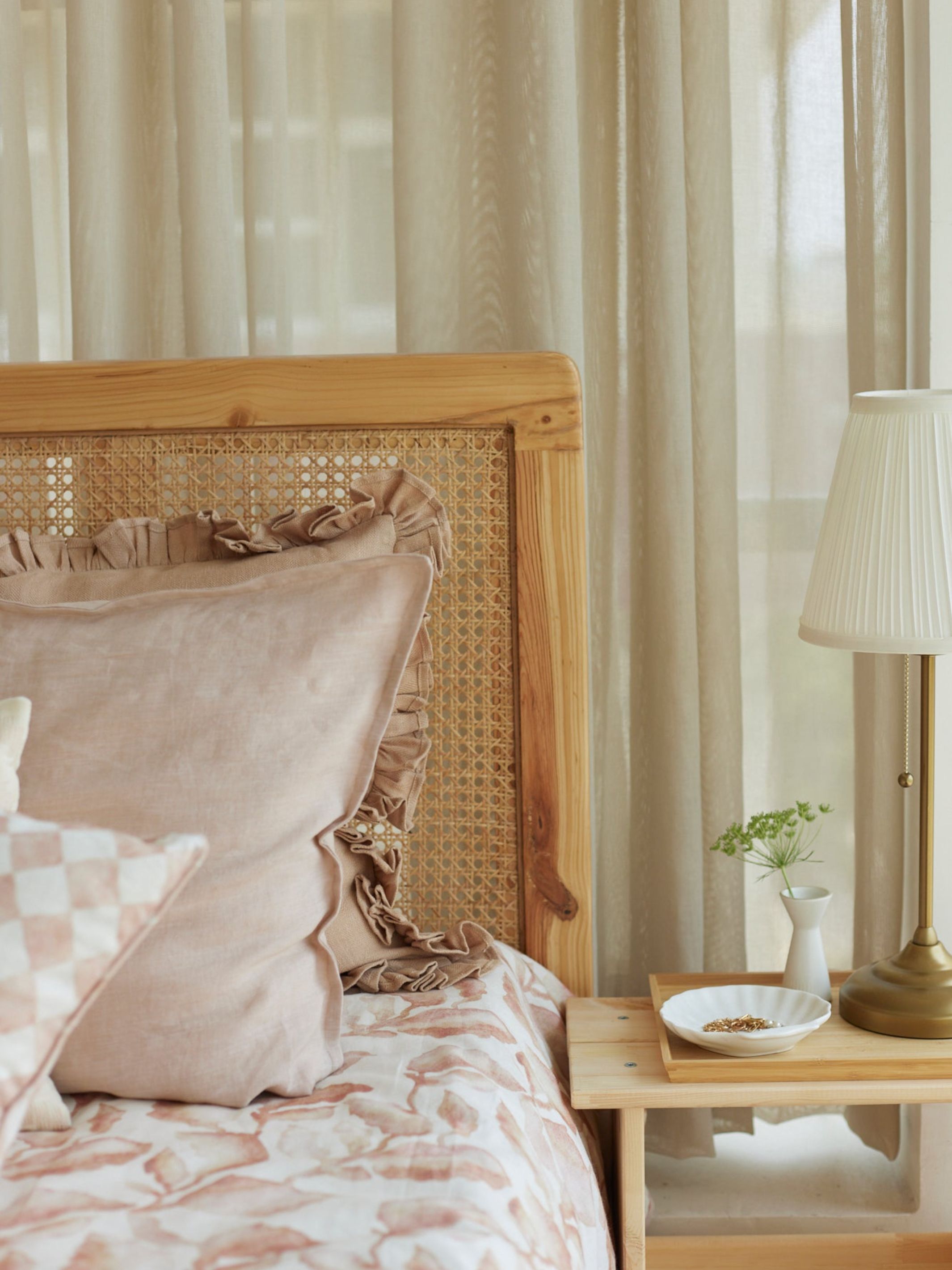 Linen Bedspread - Cascade Blush