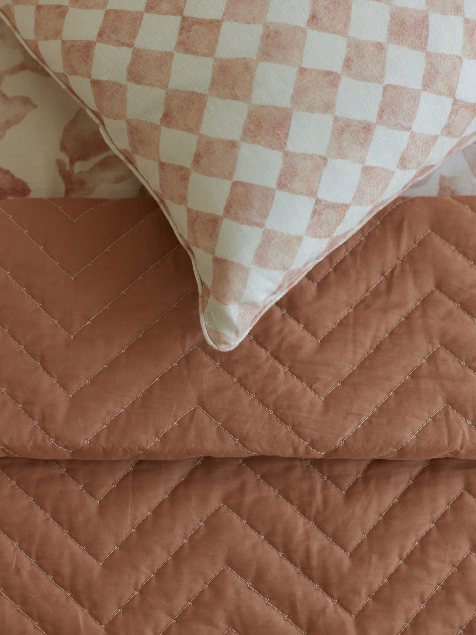 Quilted Bedding Set - Chevron Blush