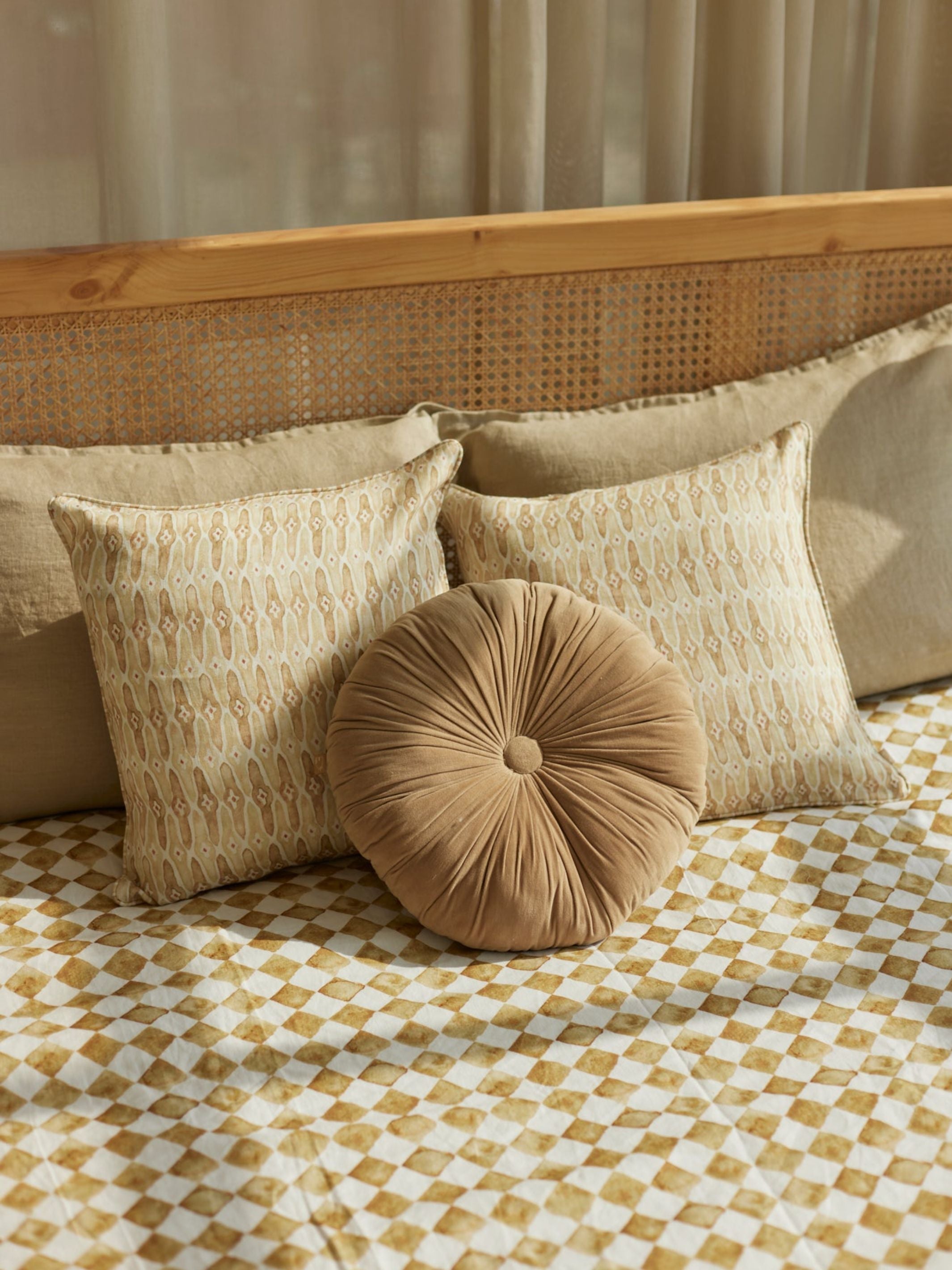 Round Cushion Cover - Cuddle Brown