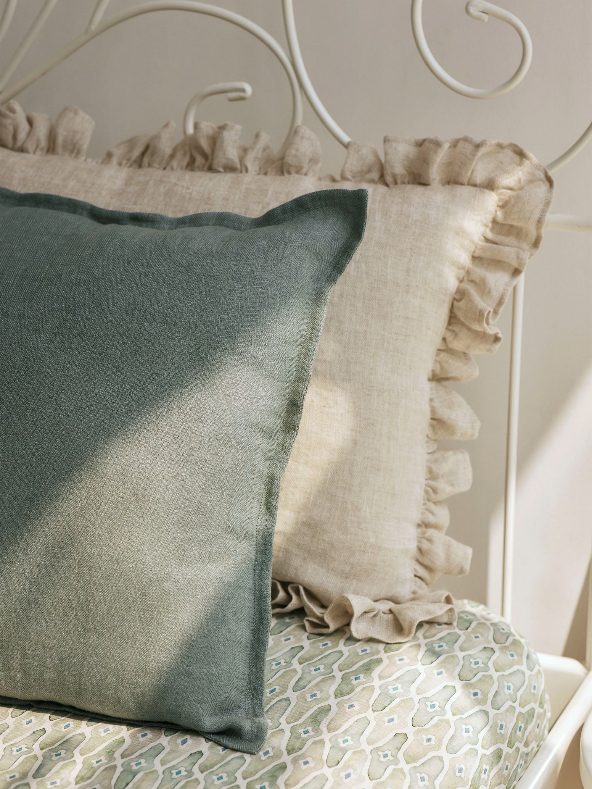 Pillow Cover - Ruffle Linen