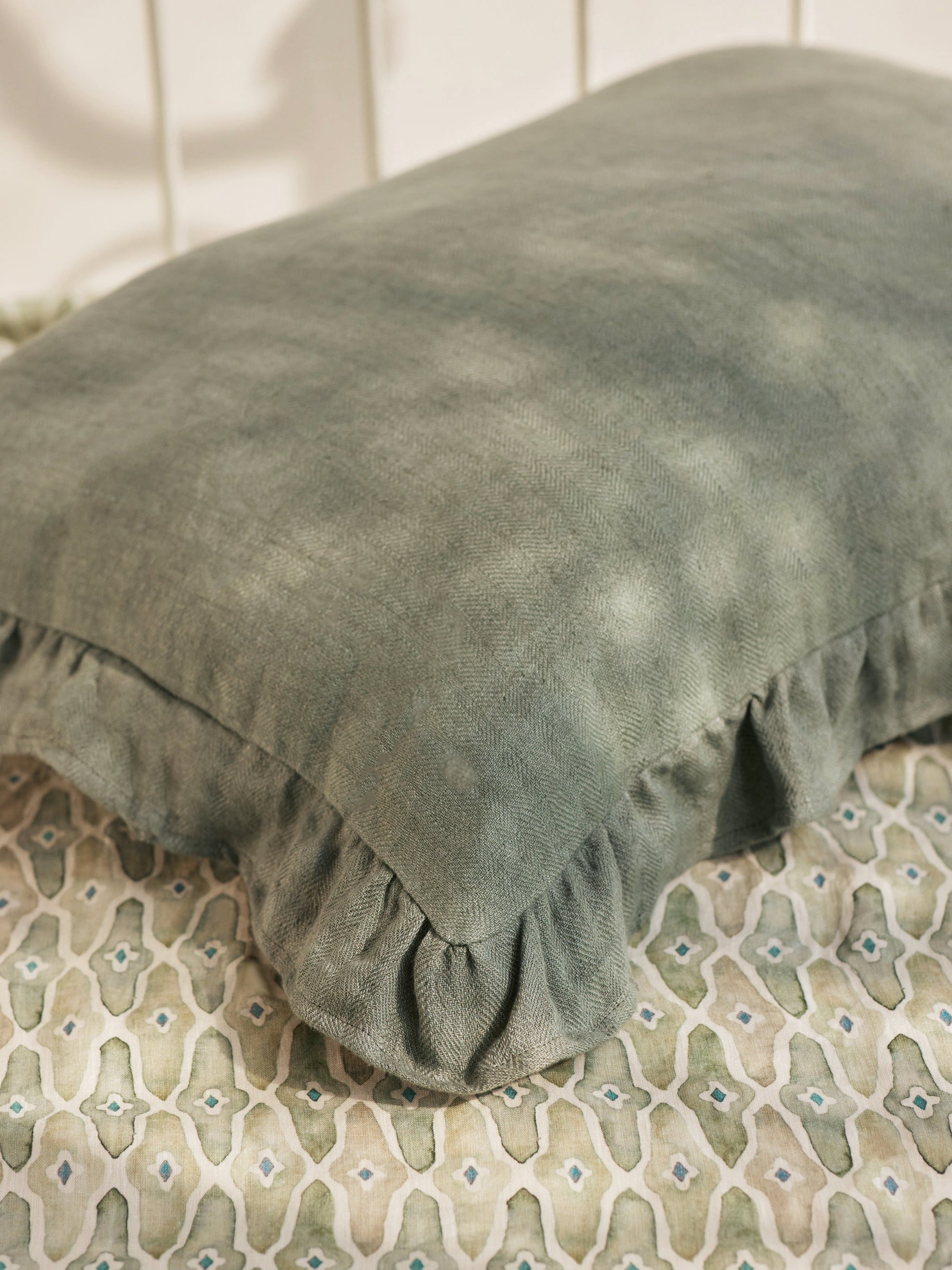 Pillow Cover - Ruffle Linen
