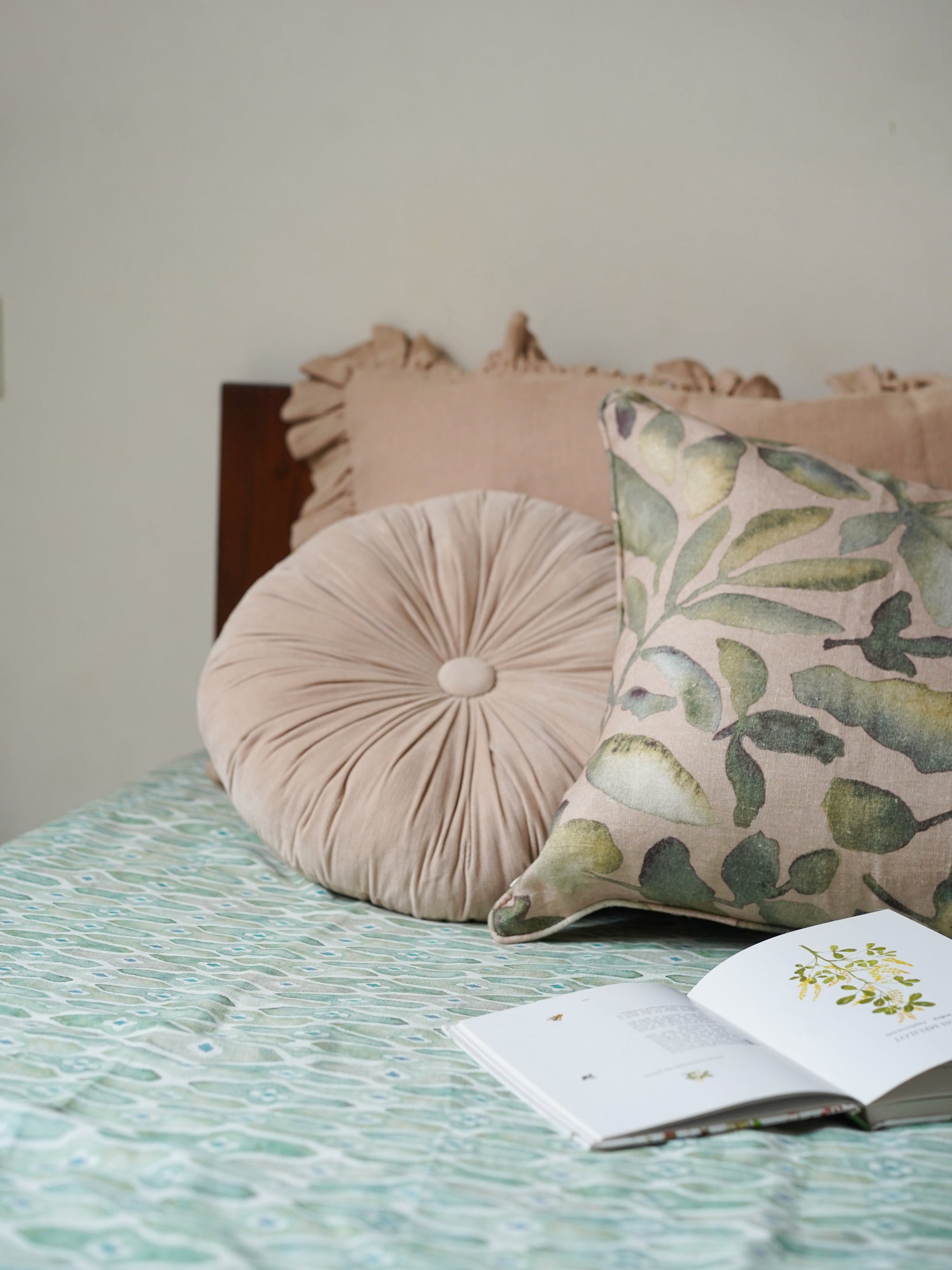 Round Cushion Cover - Cuddle