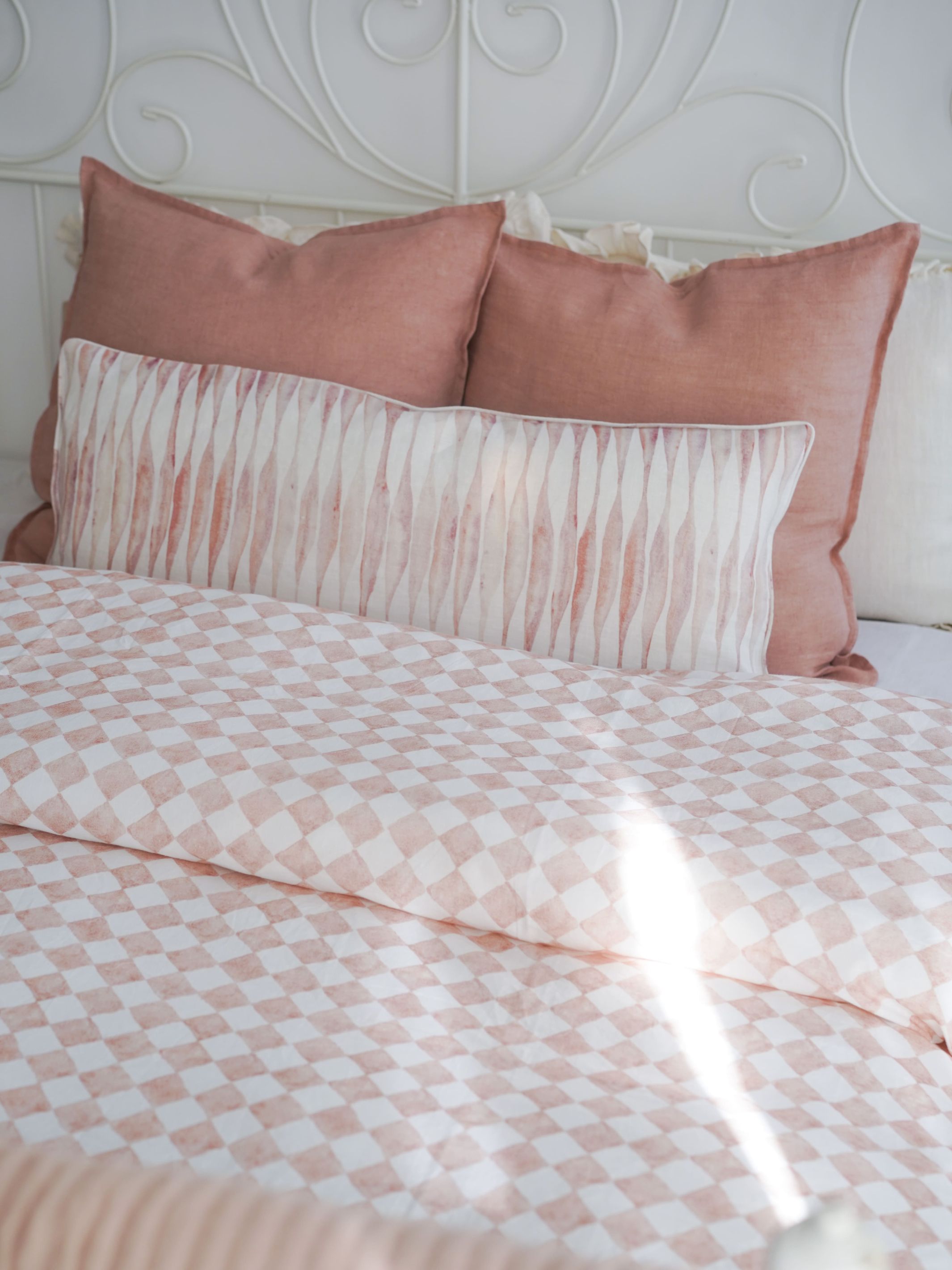 Linen Bedspread - Checker Blush